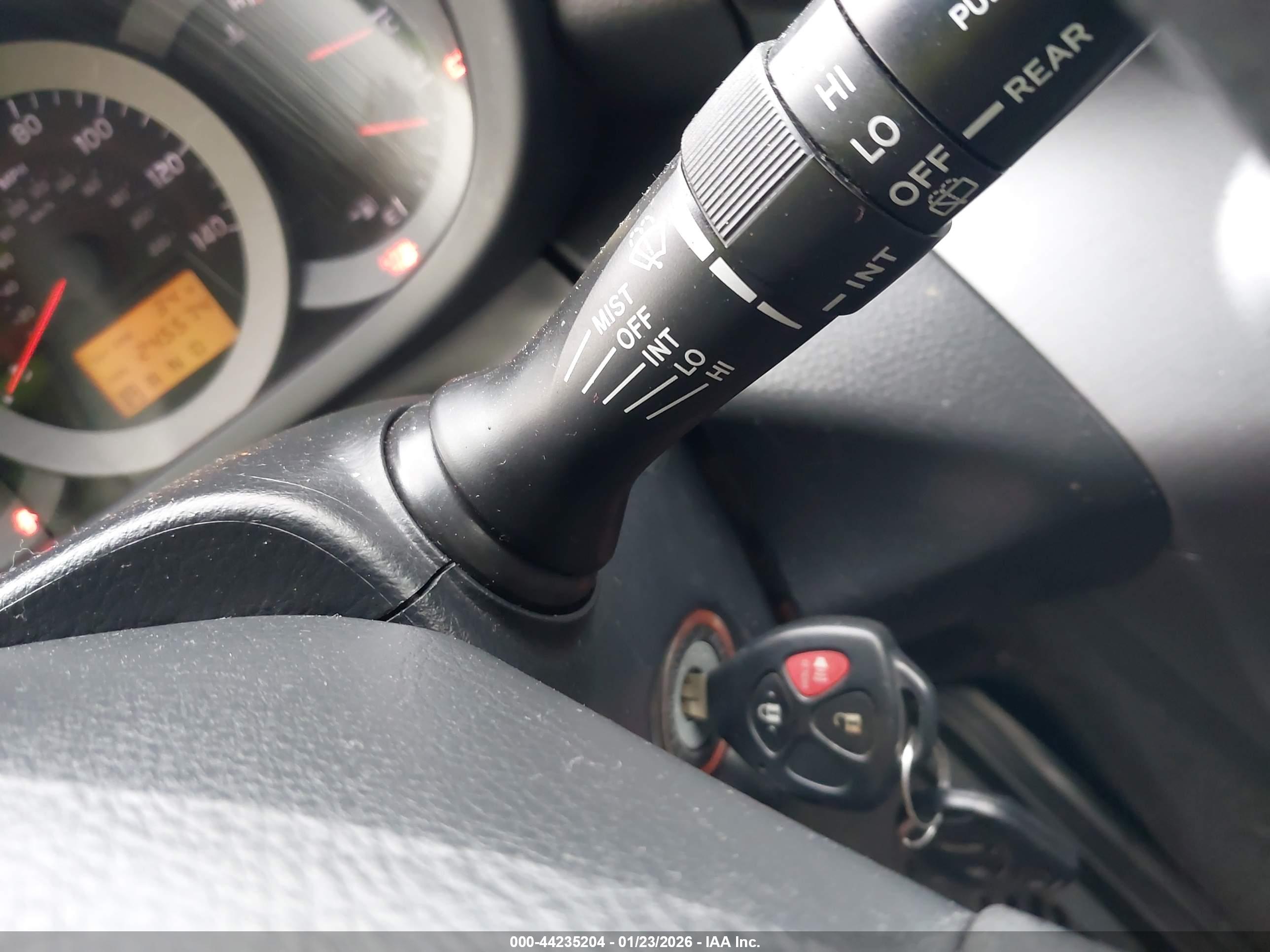 TOYOTA RAV4 image 11