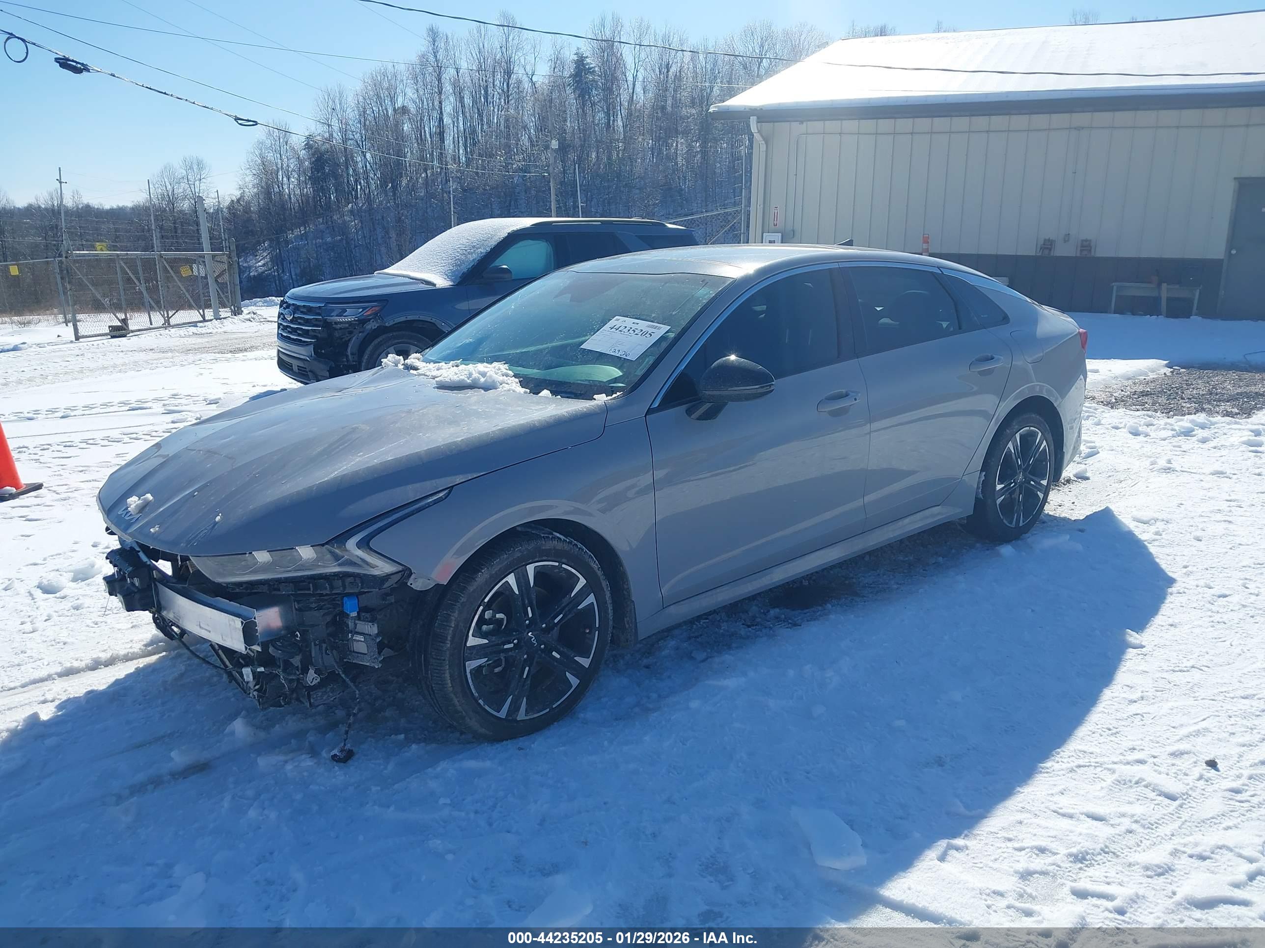 KIA K5 image 2