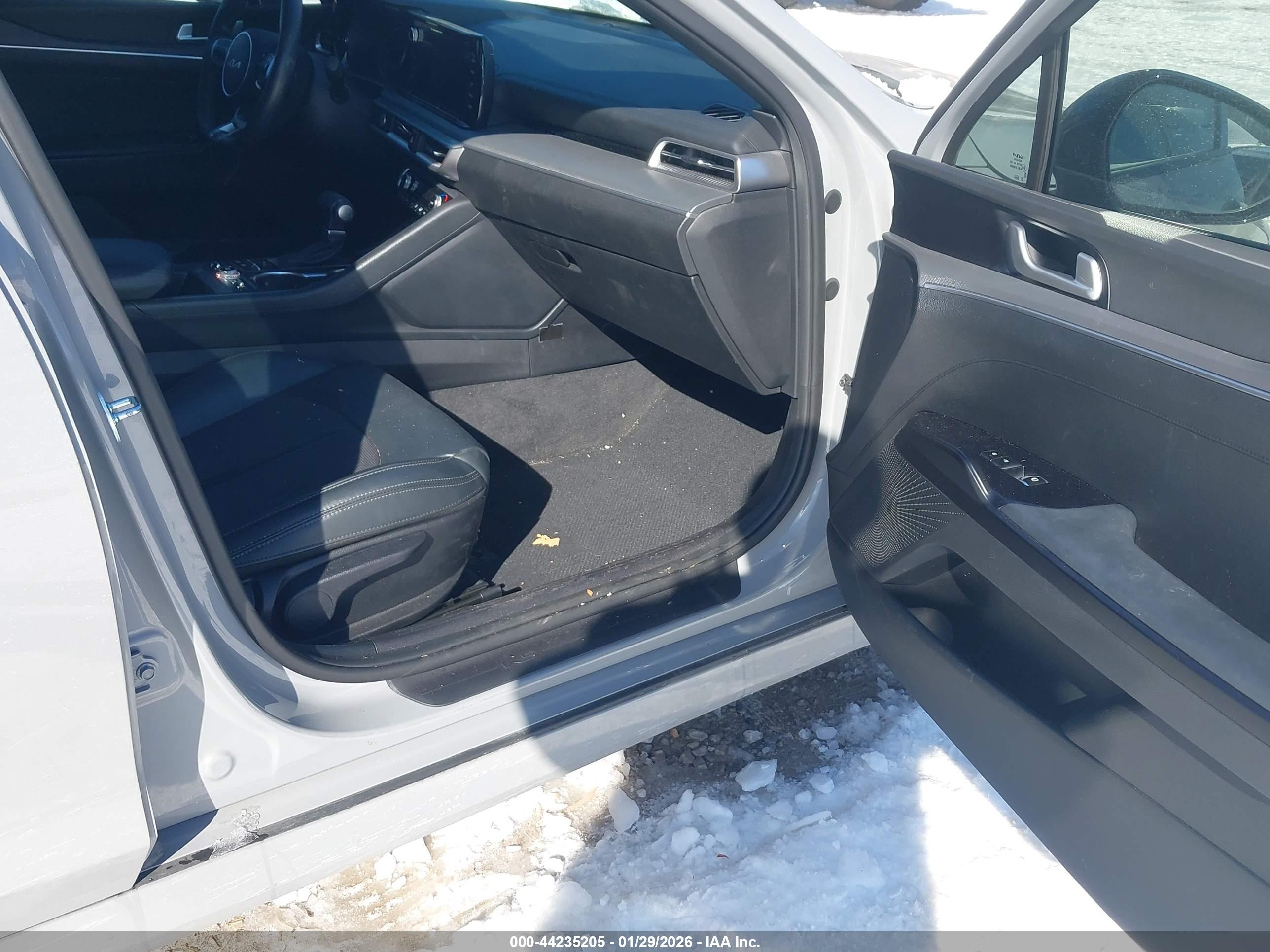 KIA K5 image 5