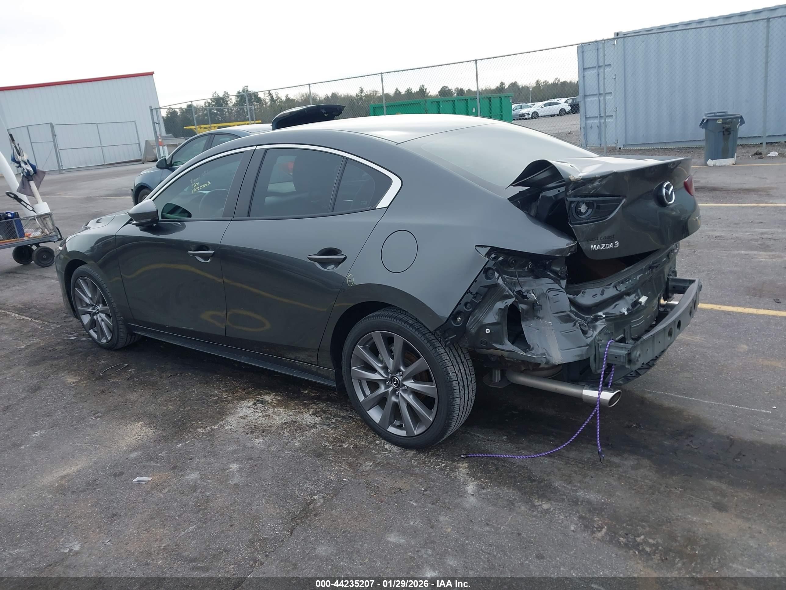 MAZDA MAZDA3 image 3
