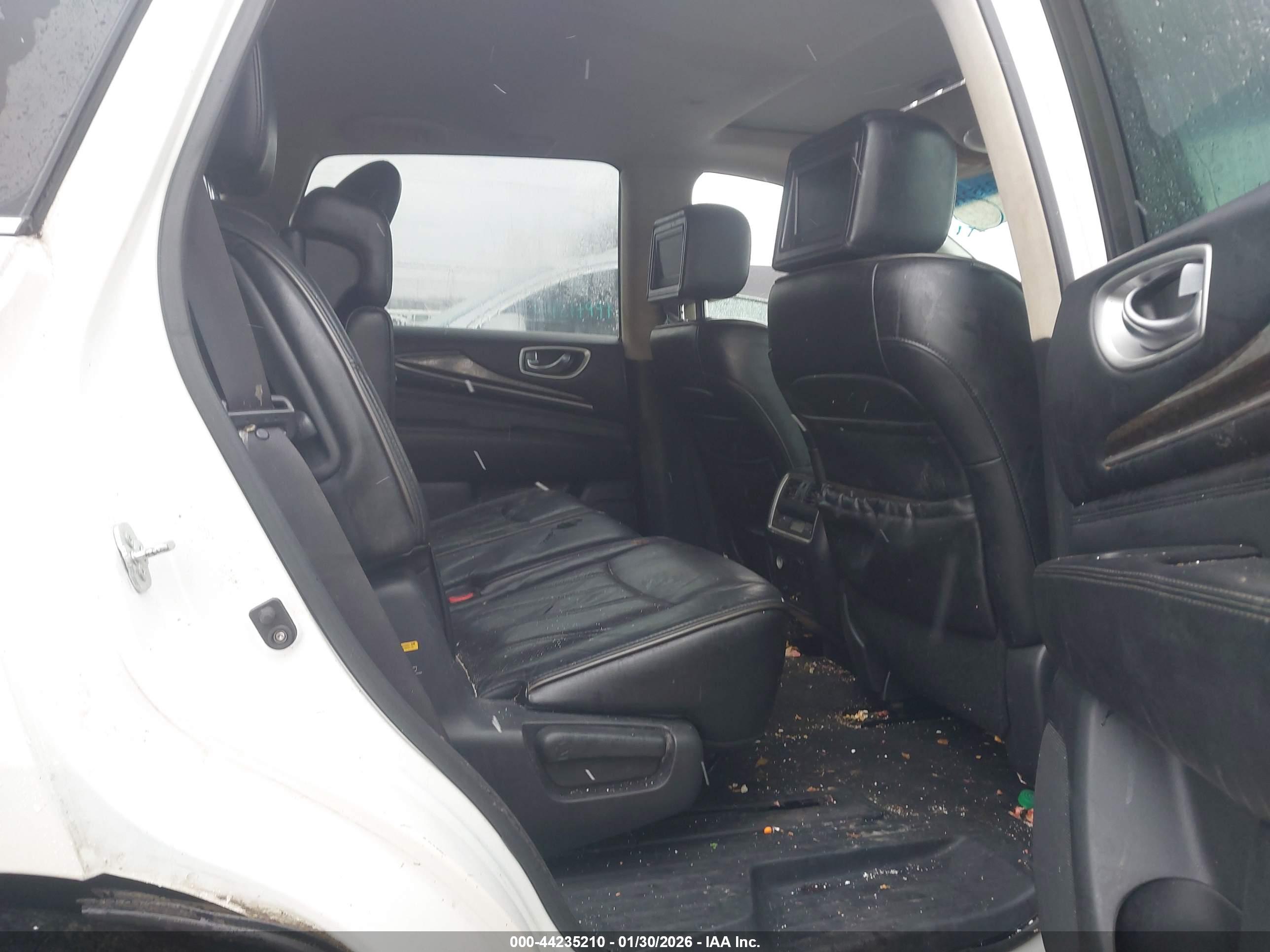 INFINITI JX35 image 8