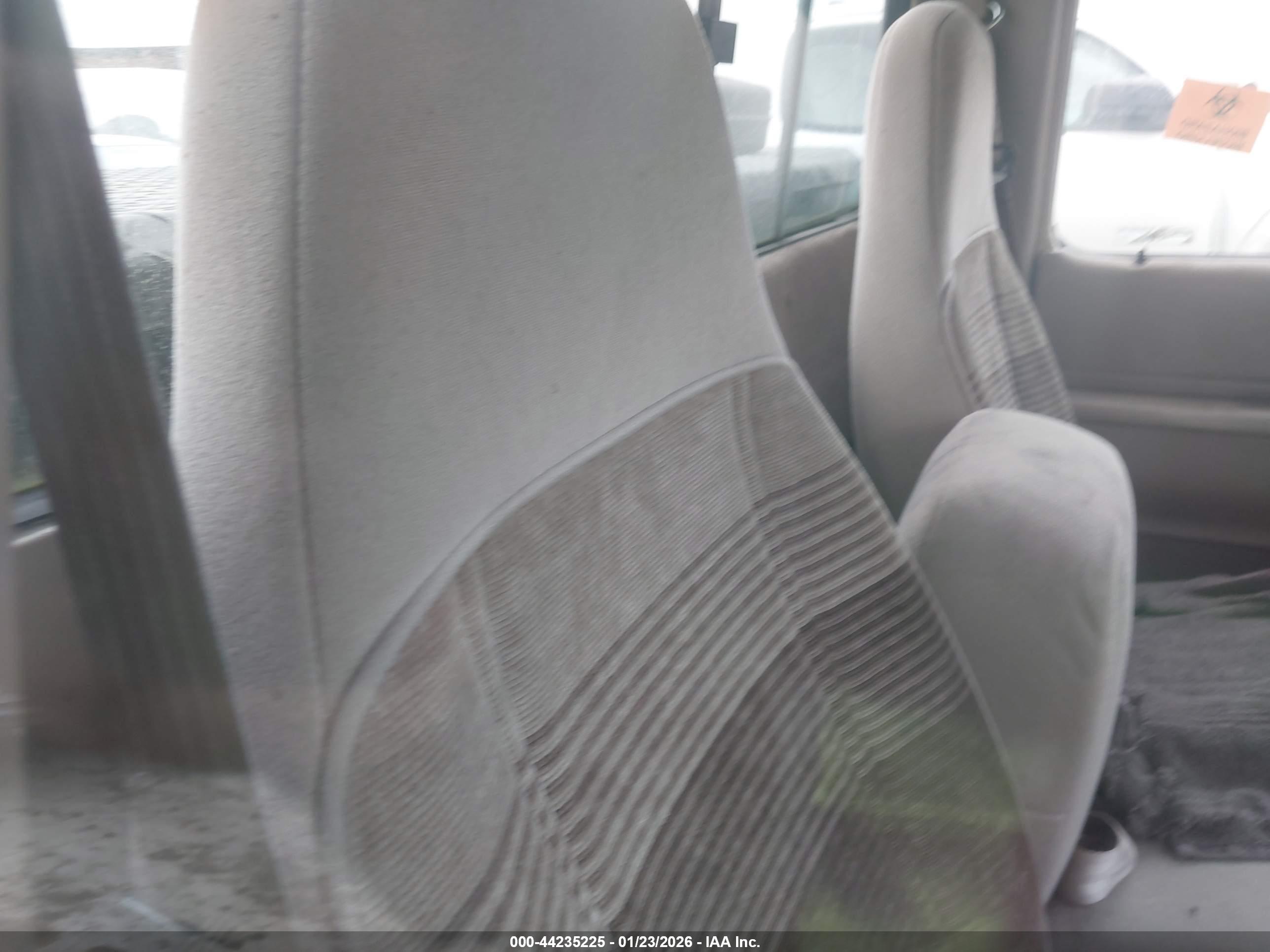 FORD RANGER image 8