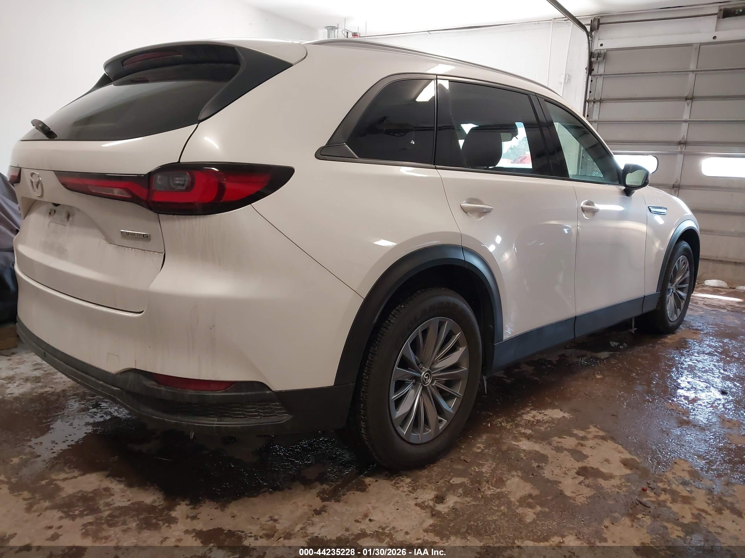 MAZDA CX-90 image 4