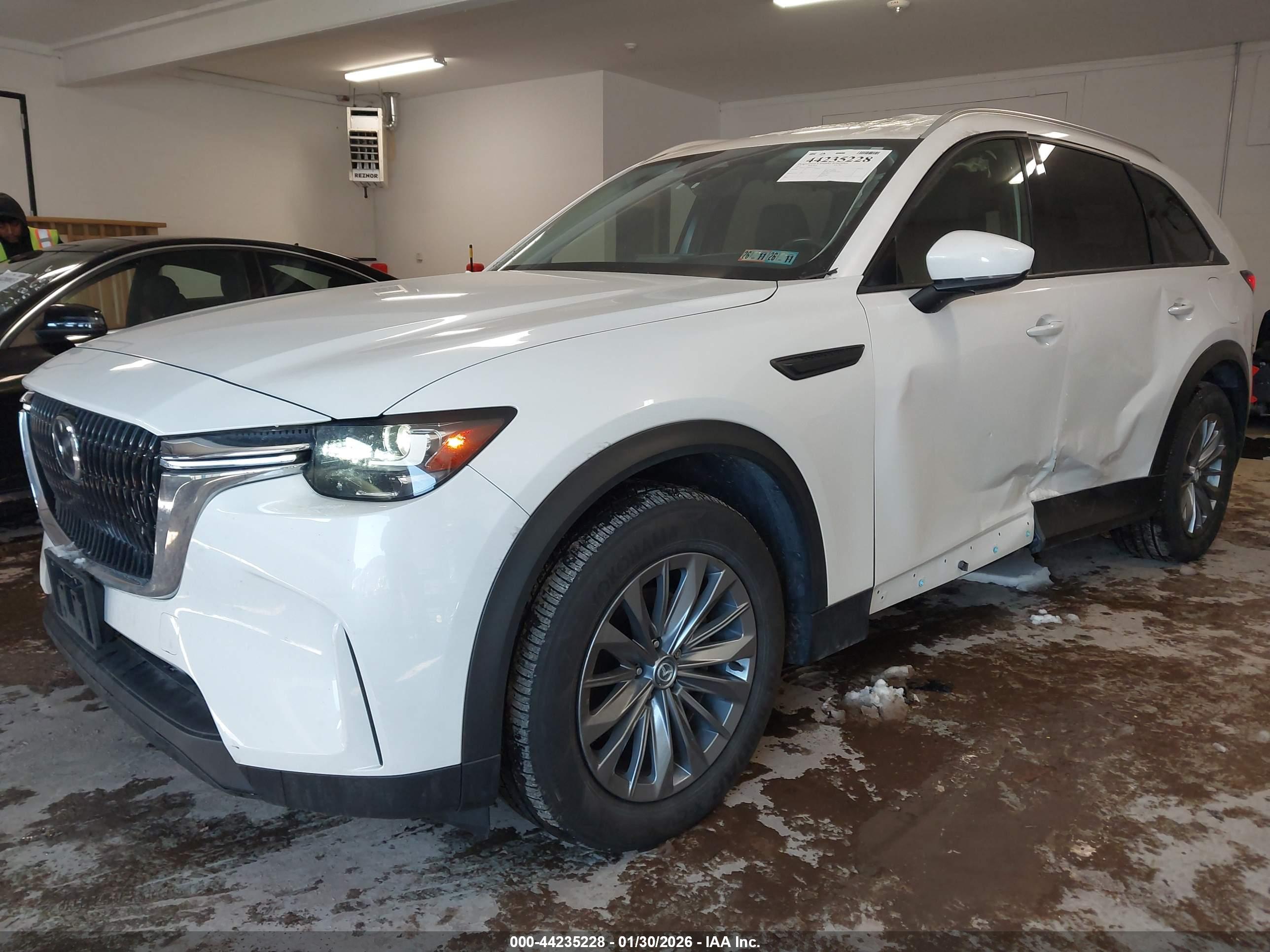 MAZDA CX-90 image 6