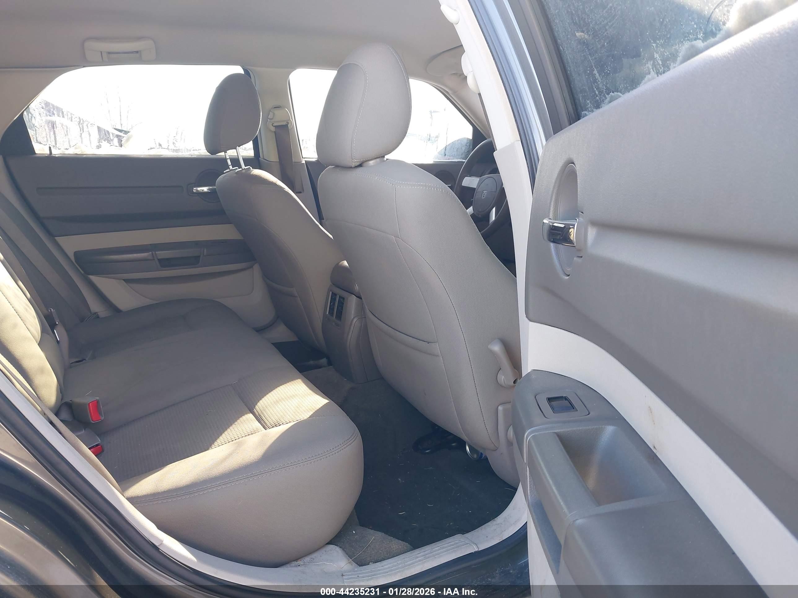 DODGE MAGNUM image 8