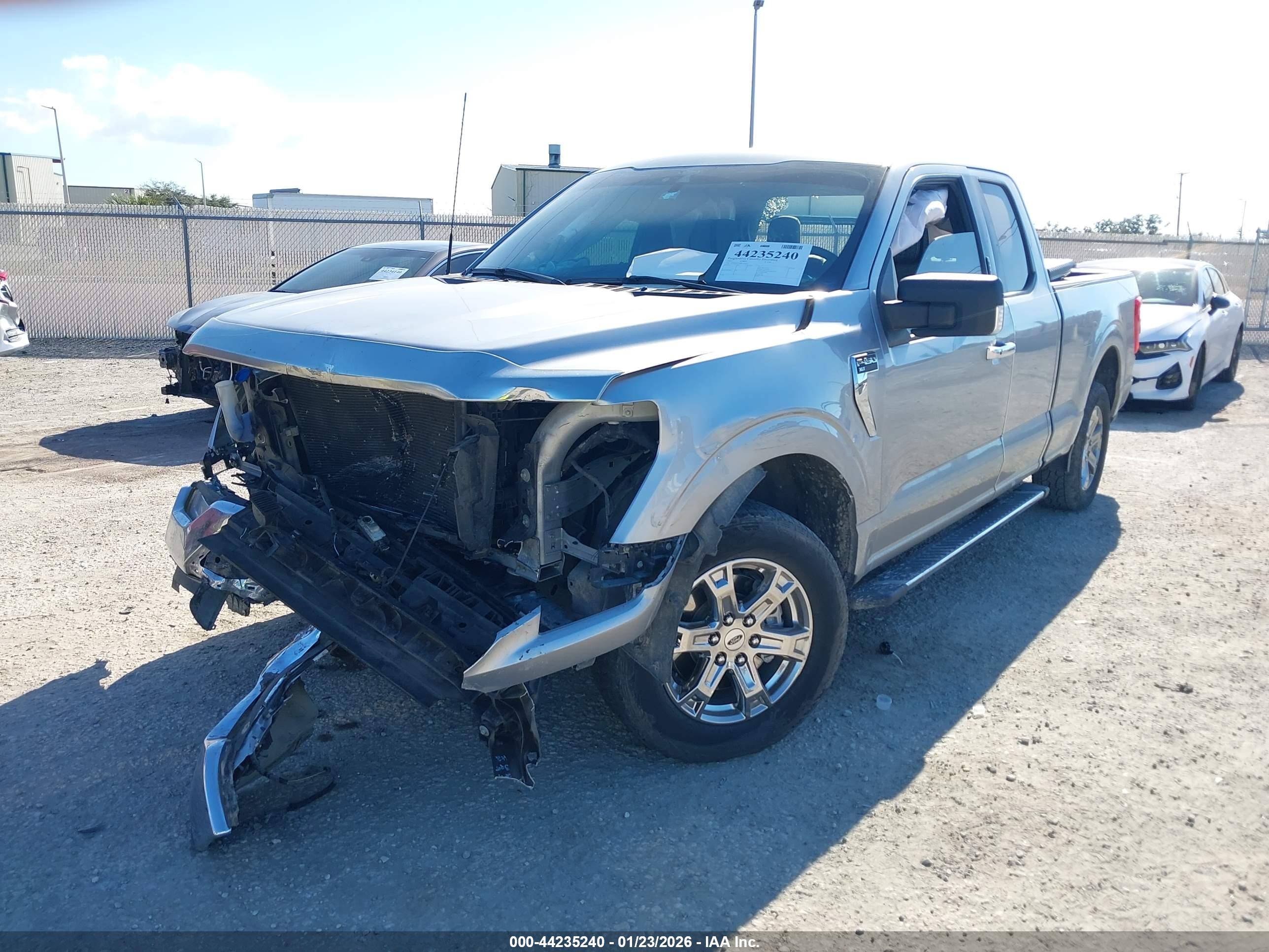 FORD F-150 image 2