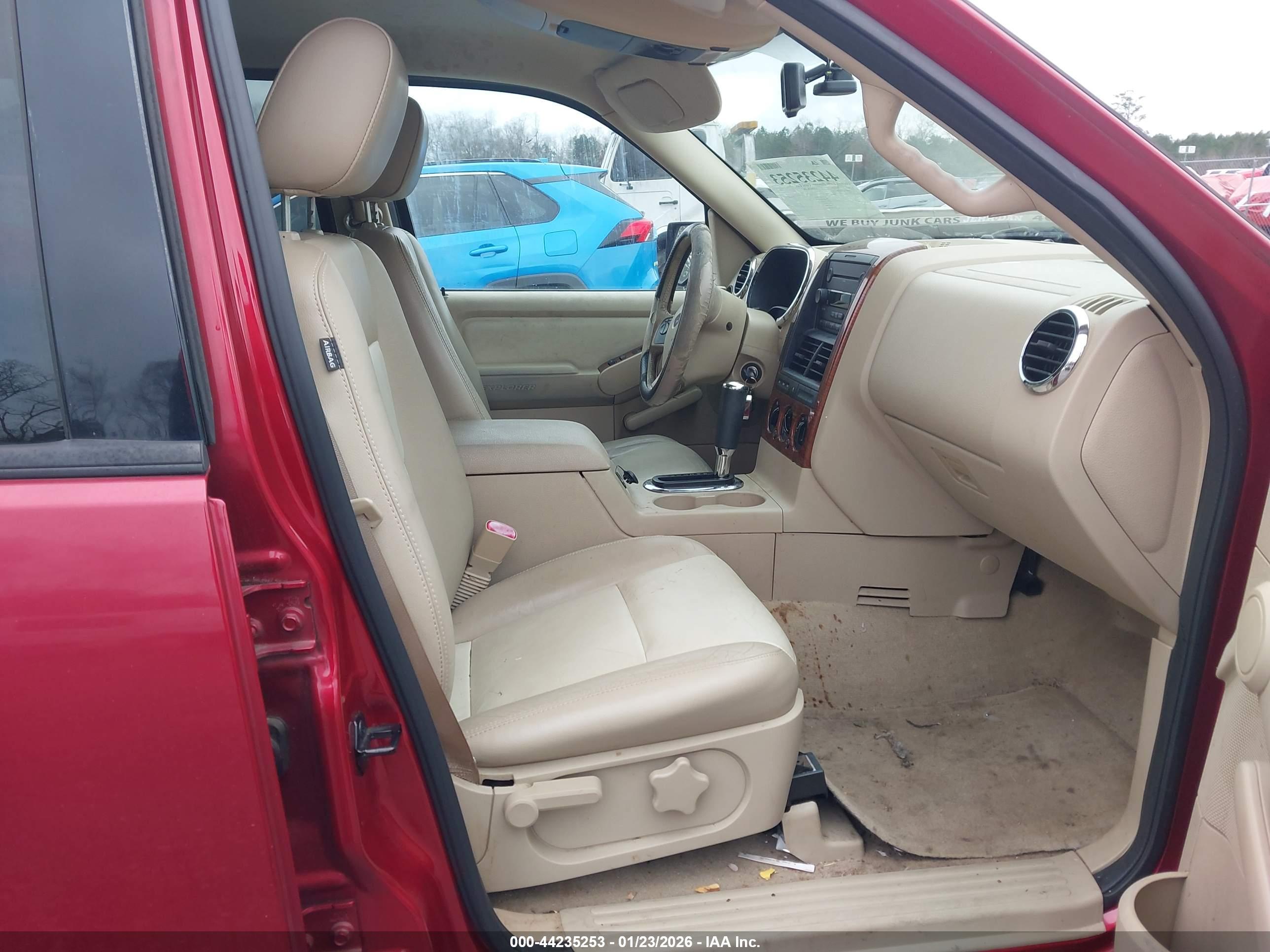 FORD EXPLORER image 5
