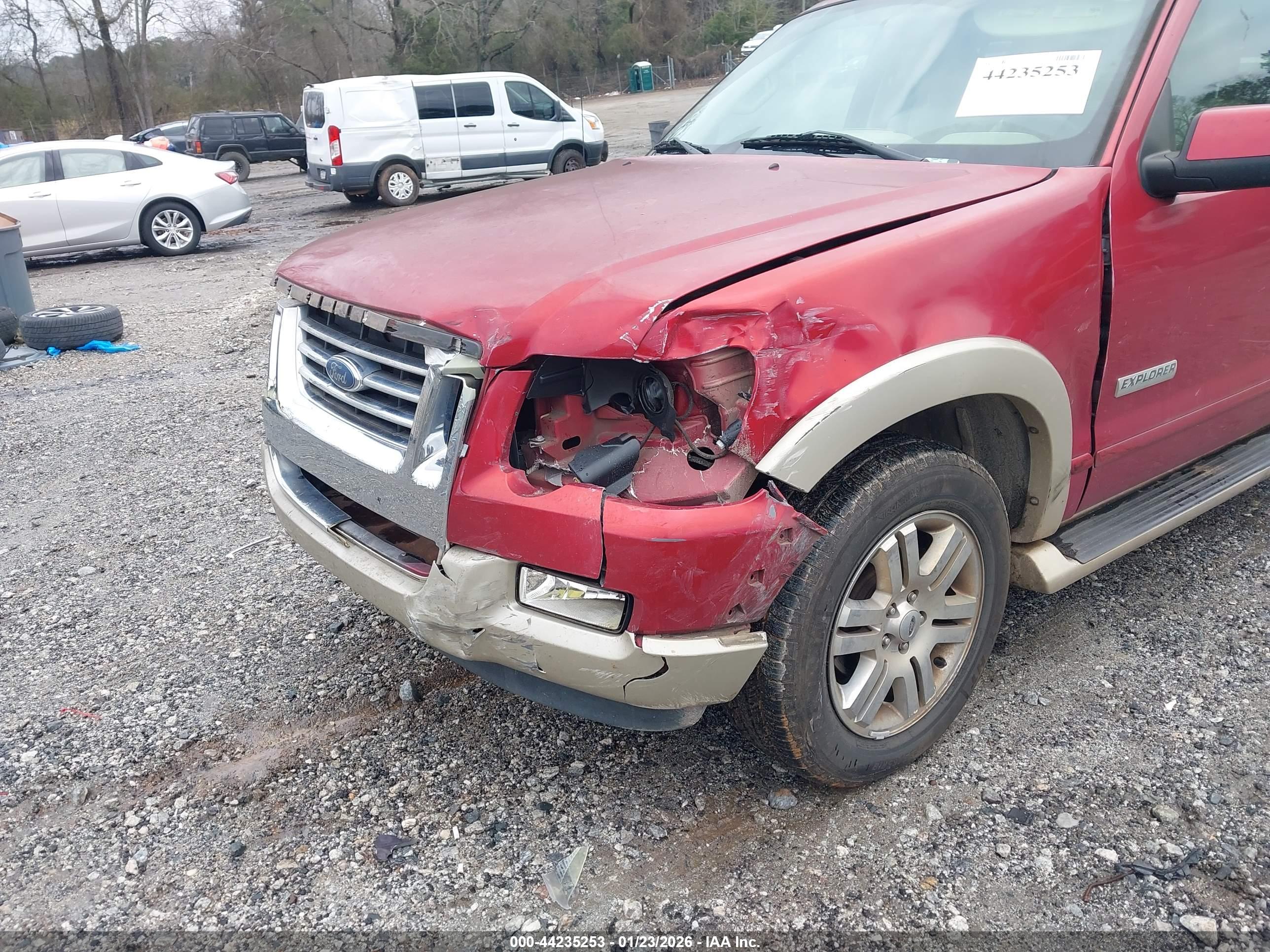 FORD EXPLORER image 6