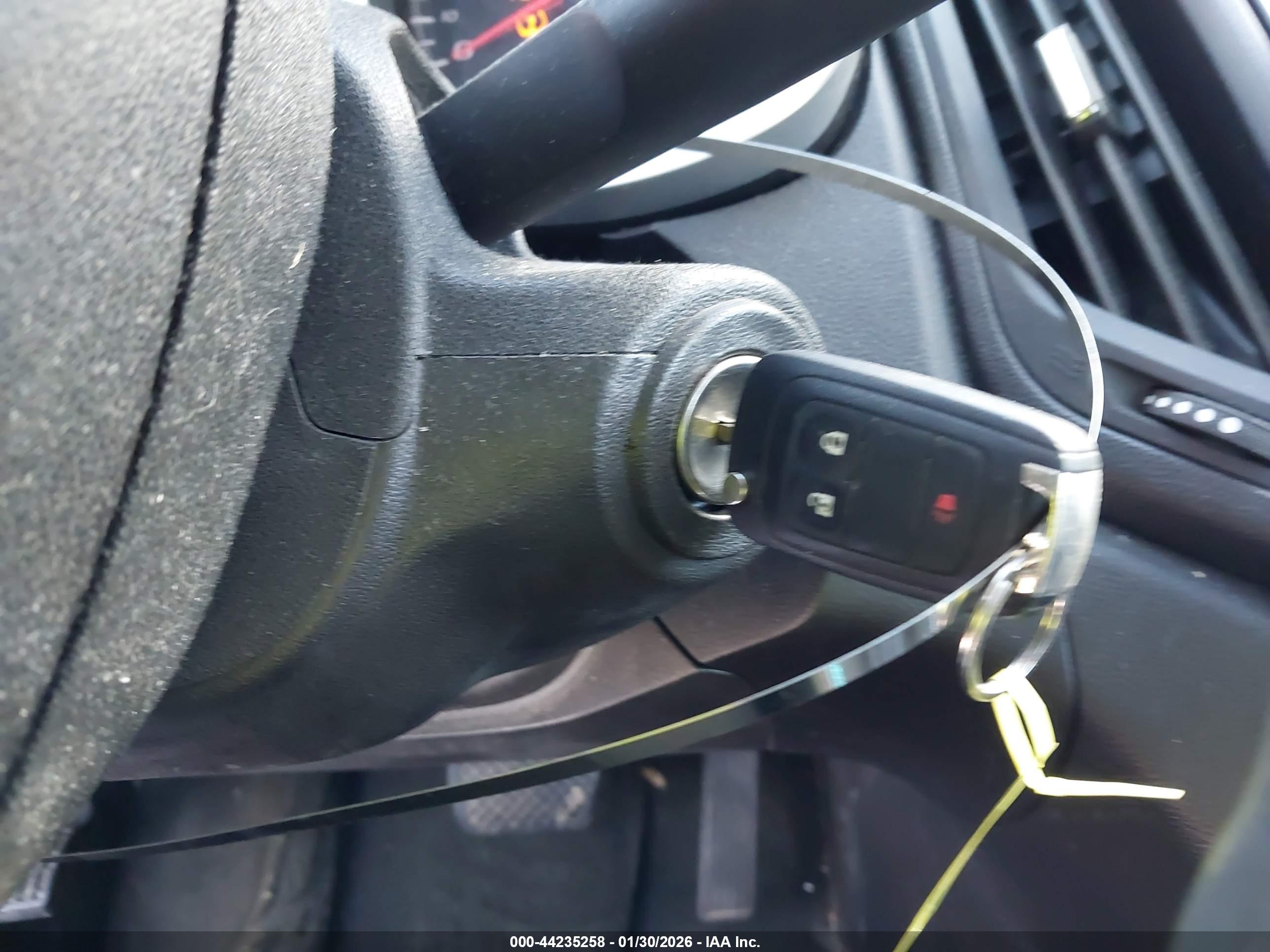CHEVROLET EQUINOX image 11
