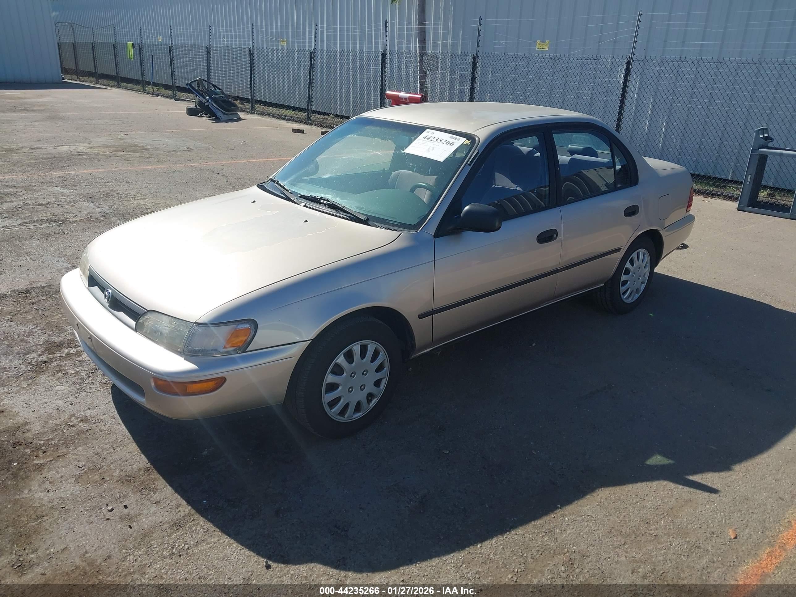 TOYOTA COROLLA image 2