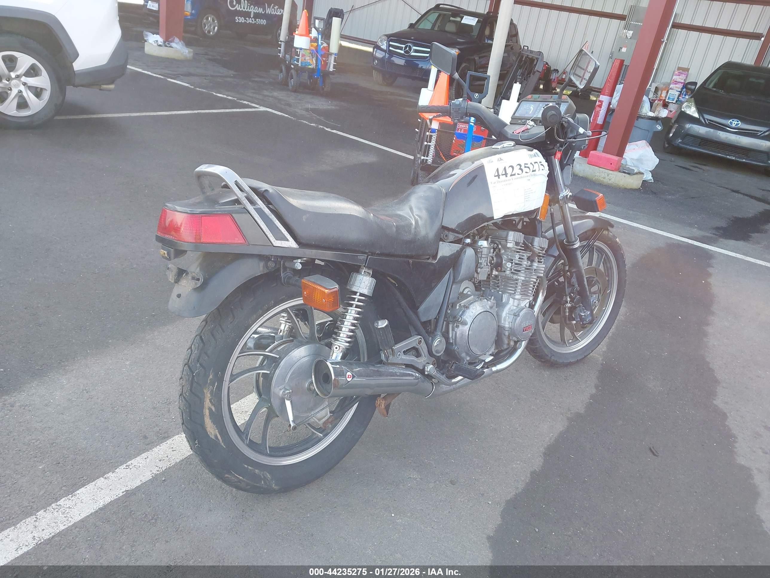 YAMAHA XJ750 image 4