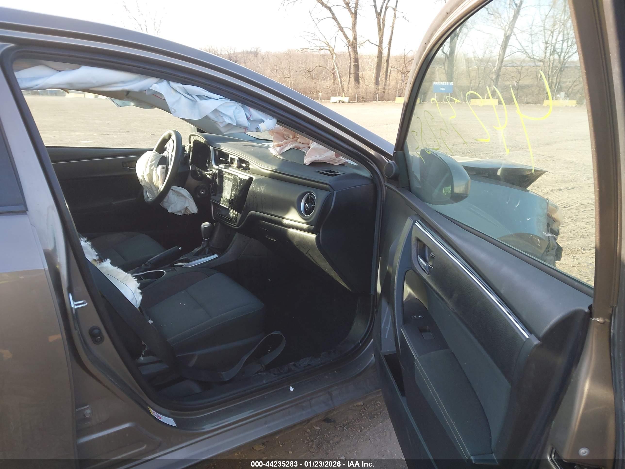 TOYOTA COROLLA image 5