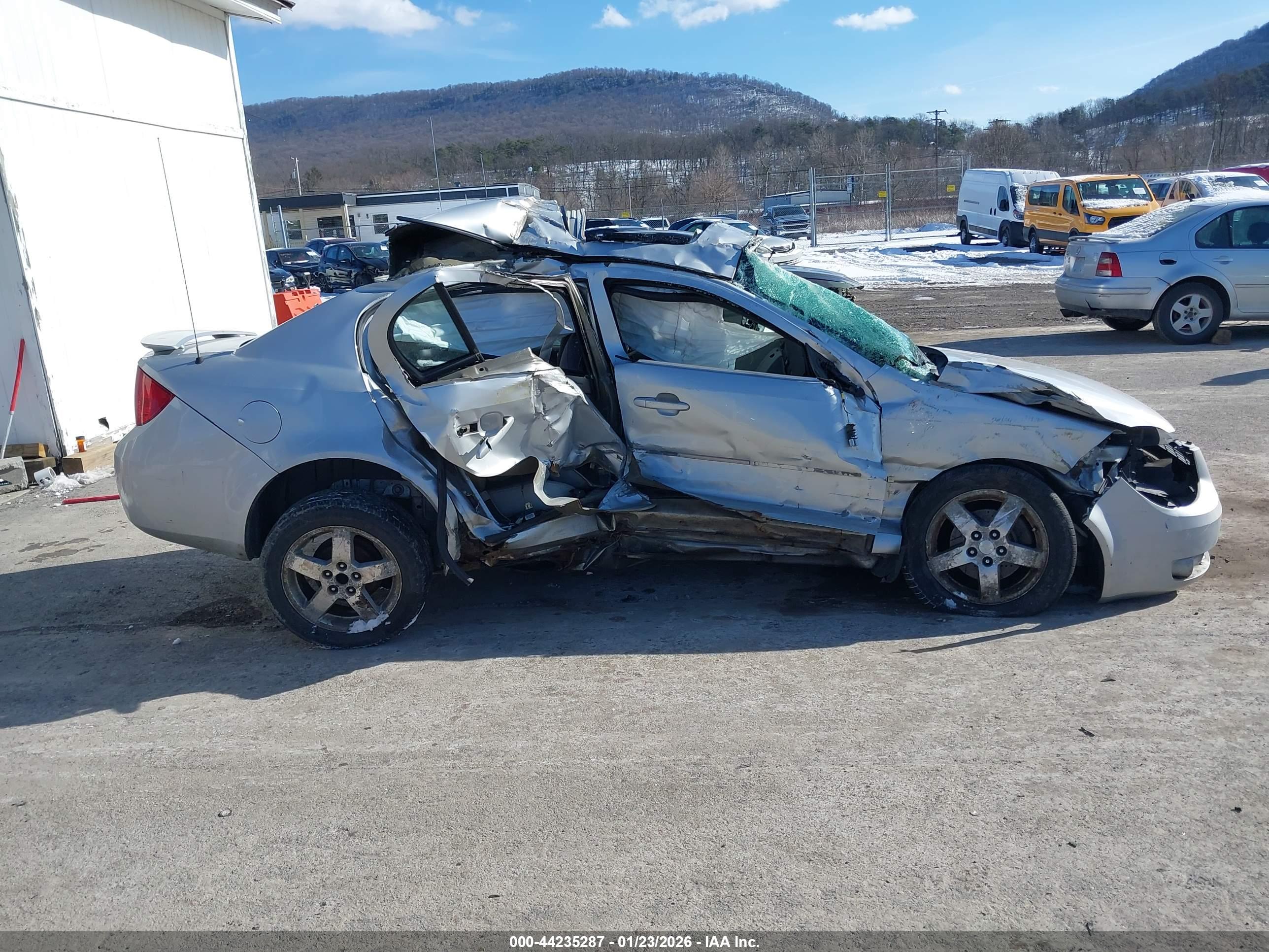CHEVROLET COBALT image 6