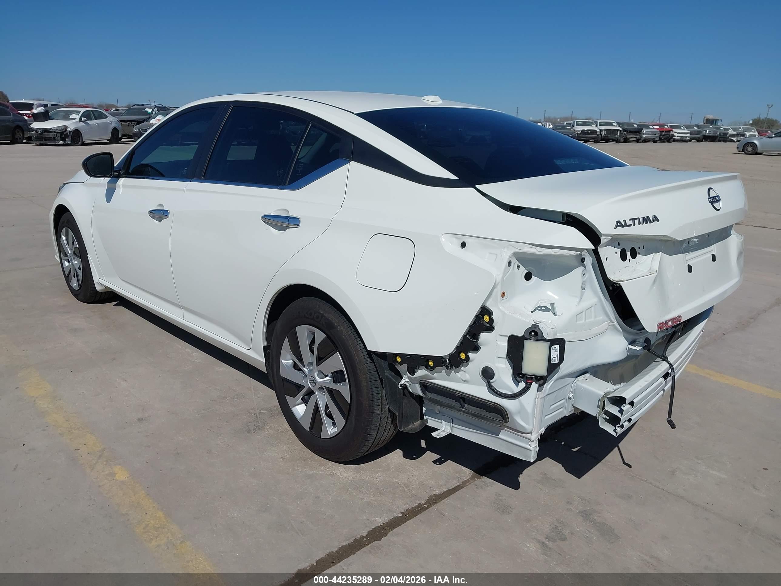 NISSAN ALTIMA image 3