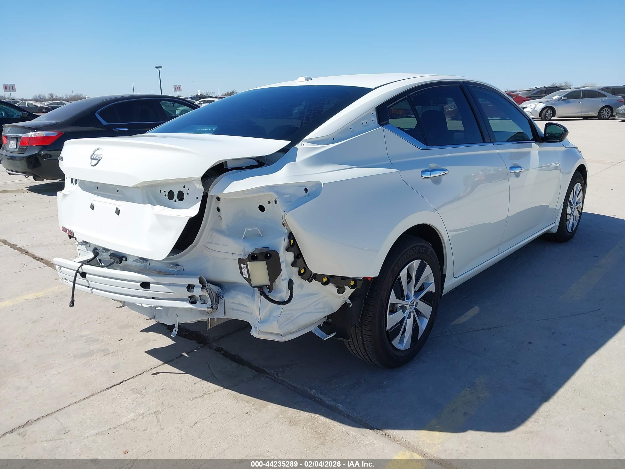 NISSAN ALTIMA image 4