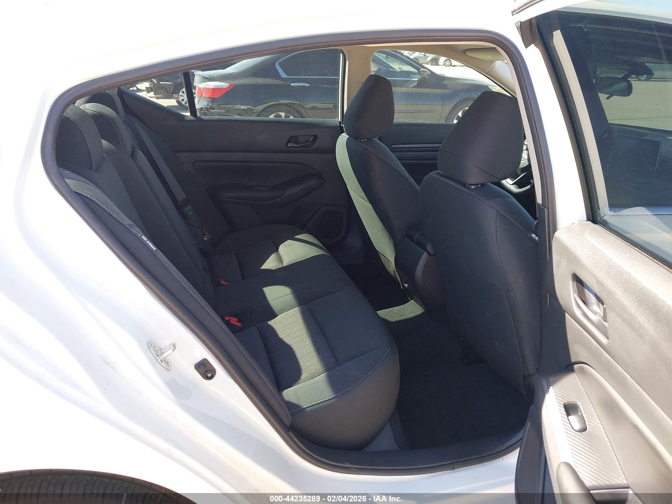 NISSAN ALTIMA image 8