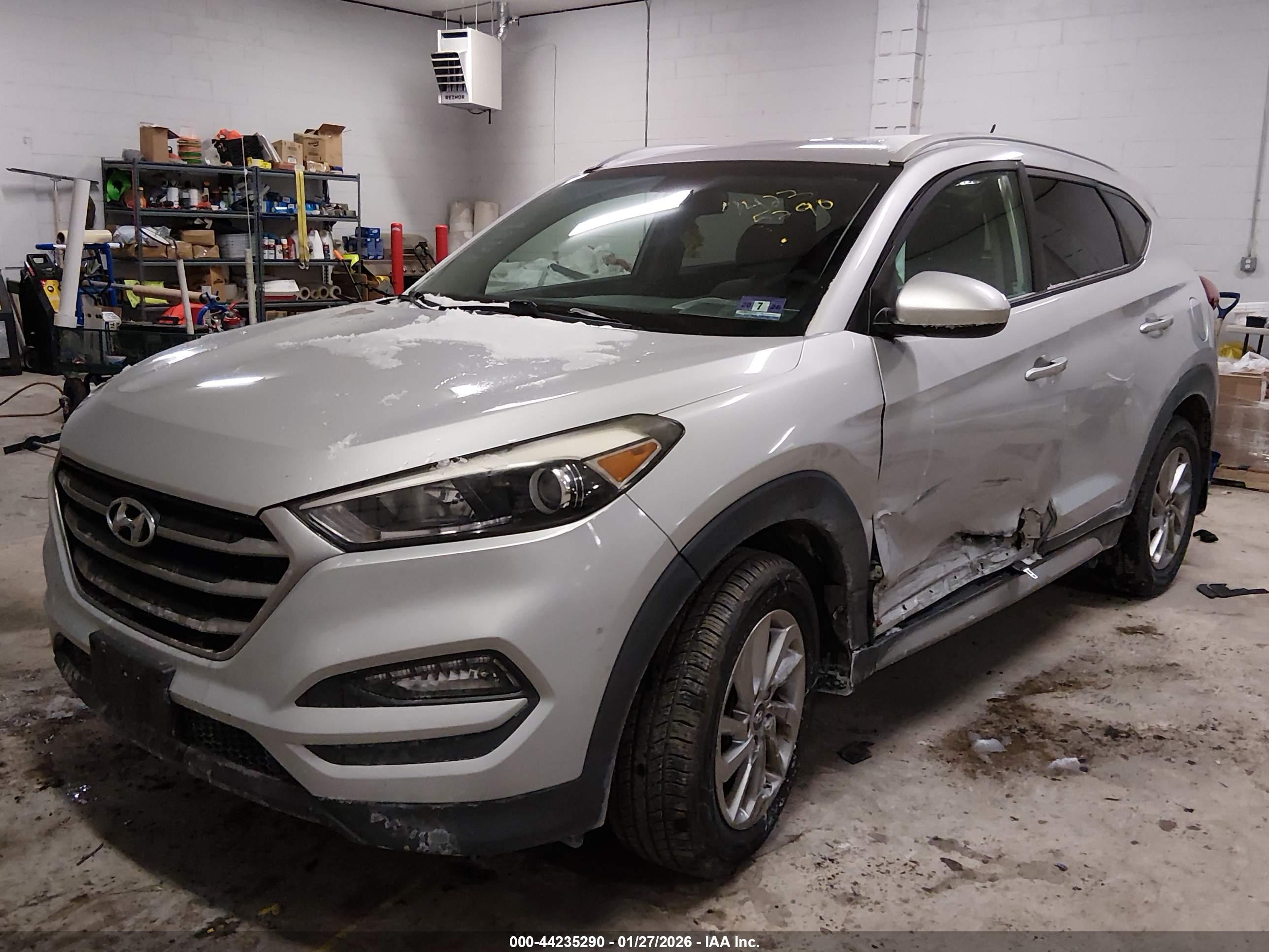HYUNDAI TUCSON image 2