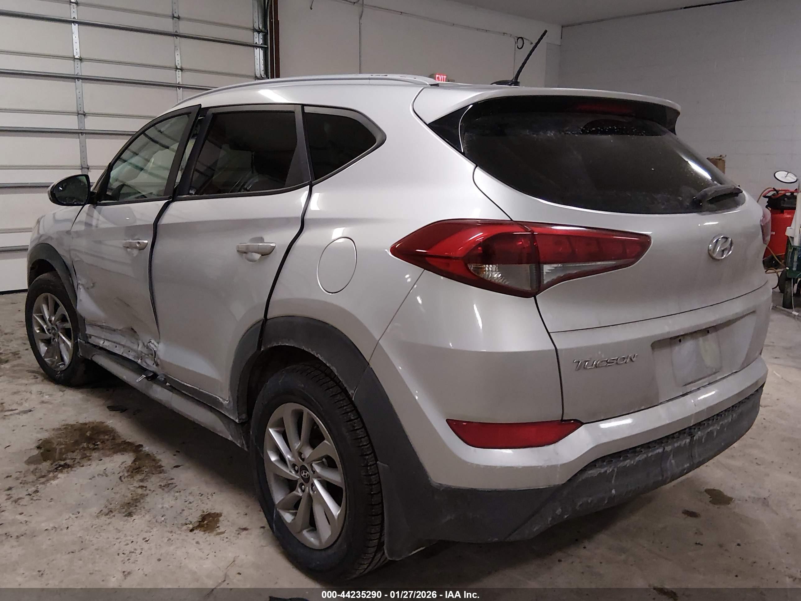 HYUNDAI TUCSON image 3