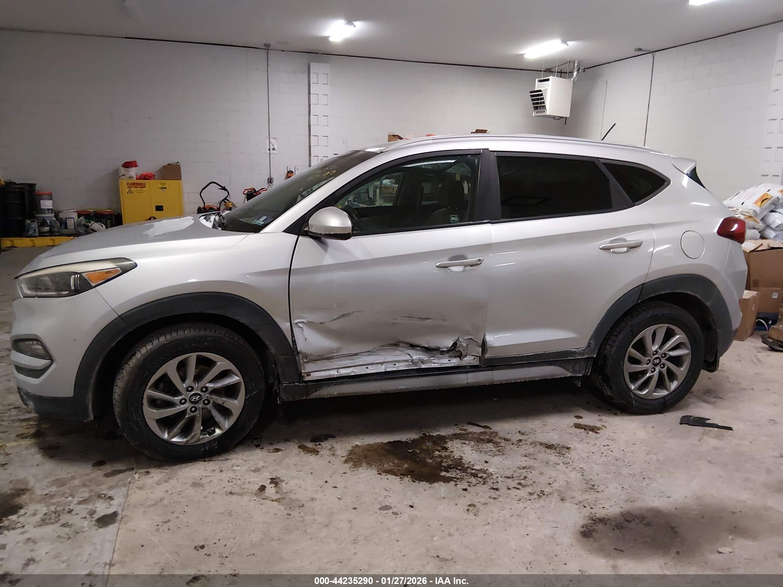 HYUNDAI TUCSON image 6