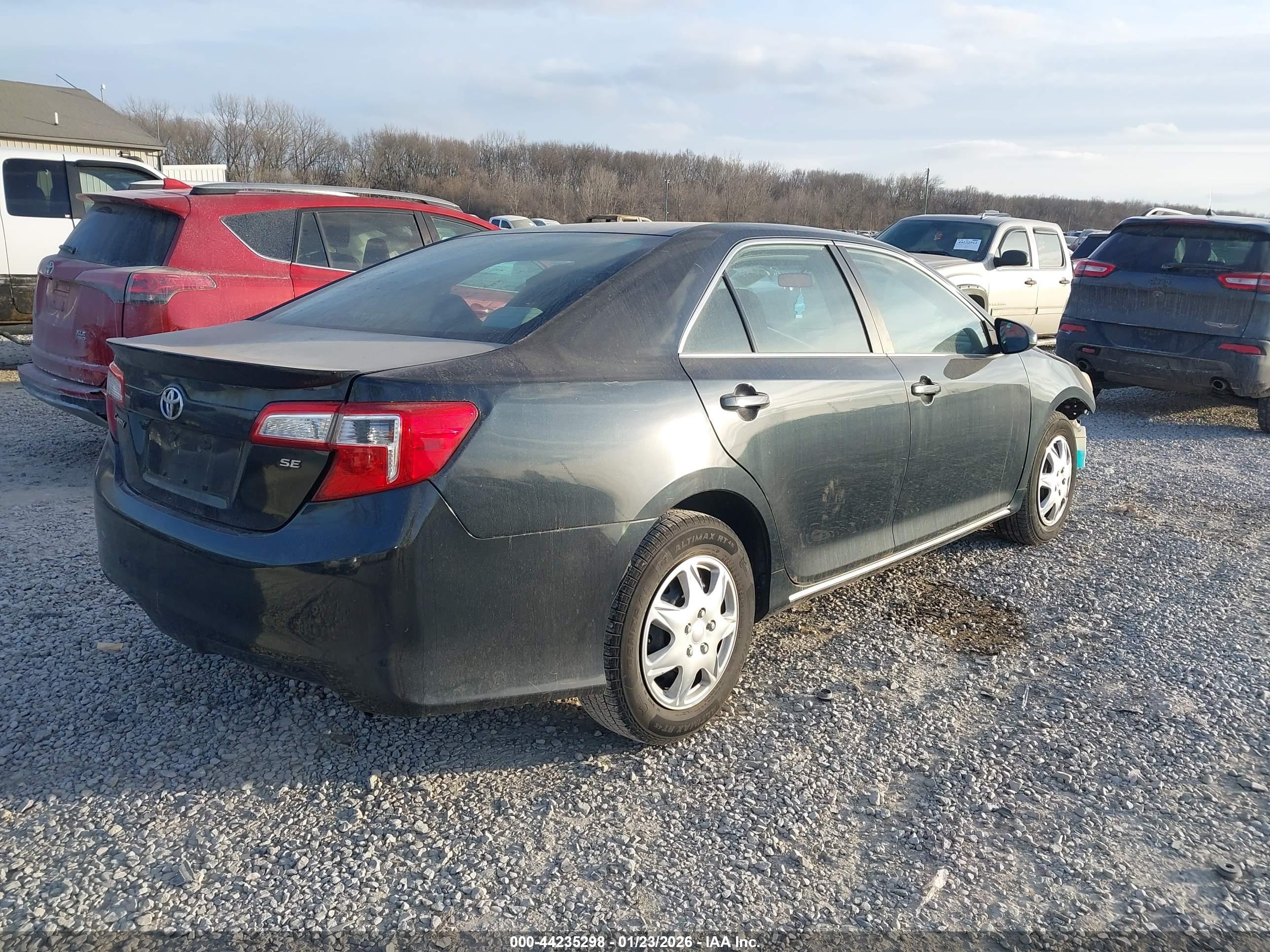 TOYOTA CAMRY image 4