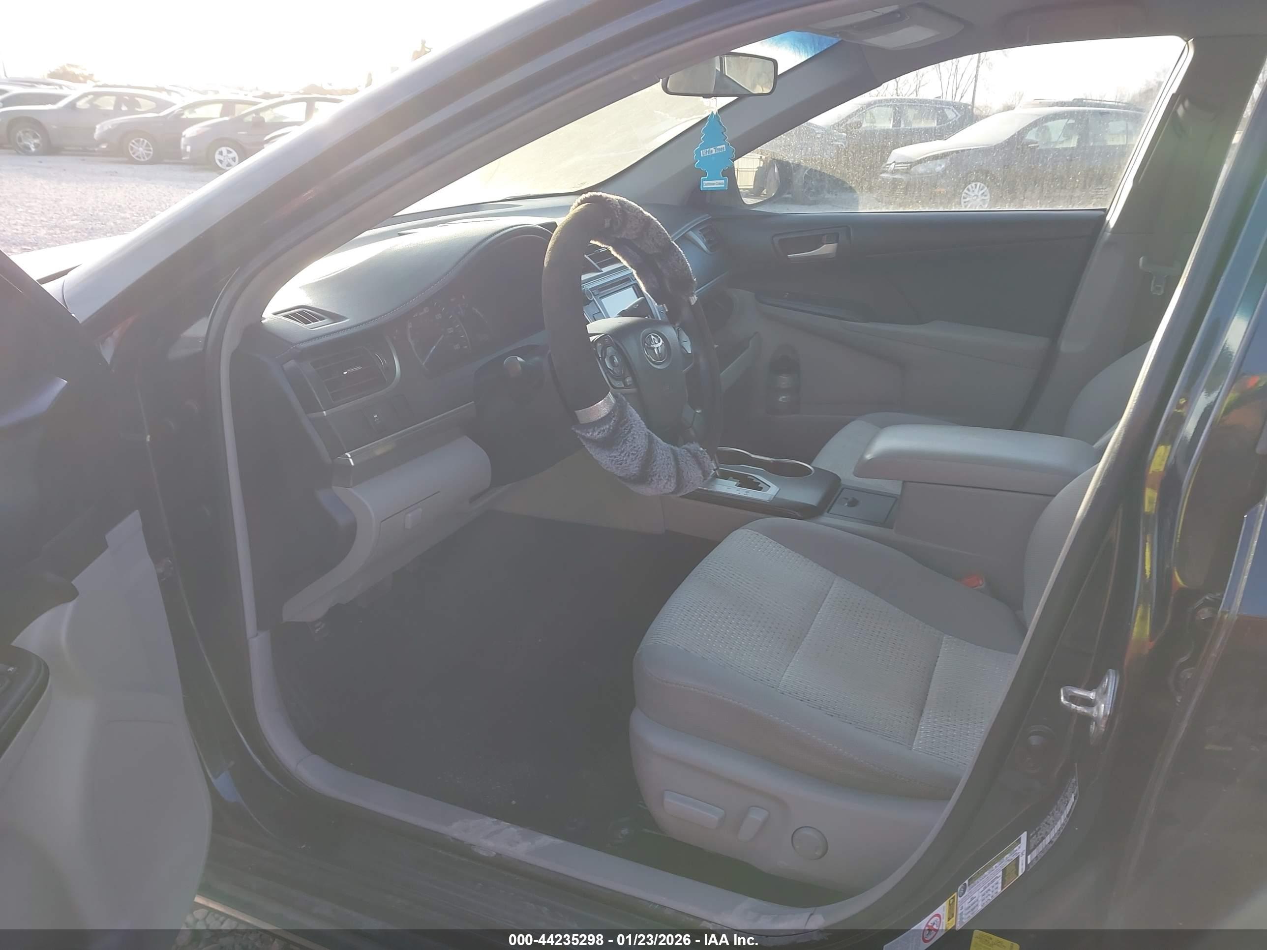 TOYOTA CAMRY image 5