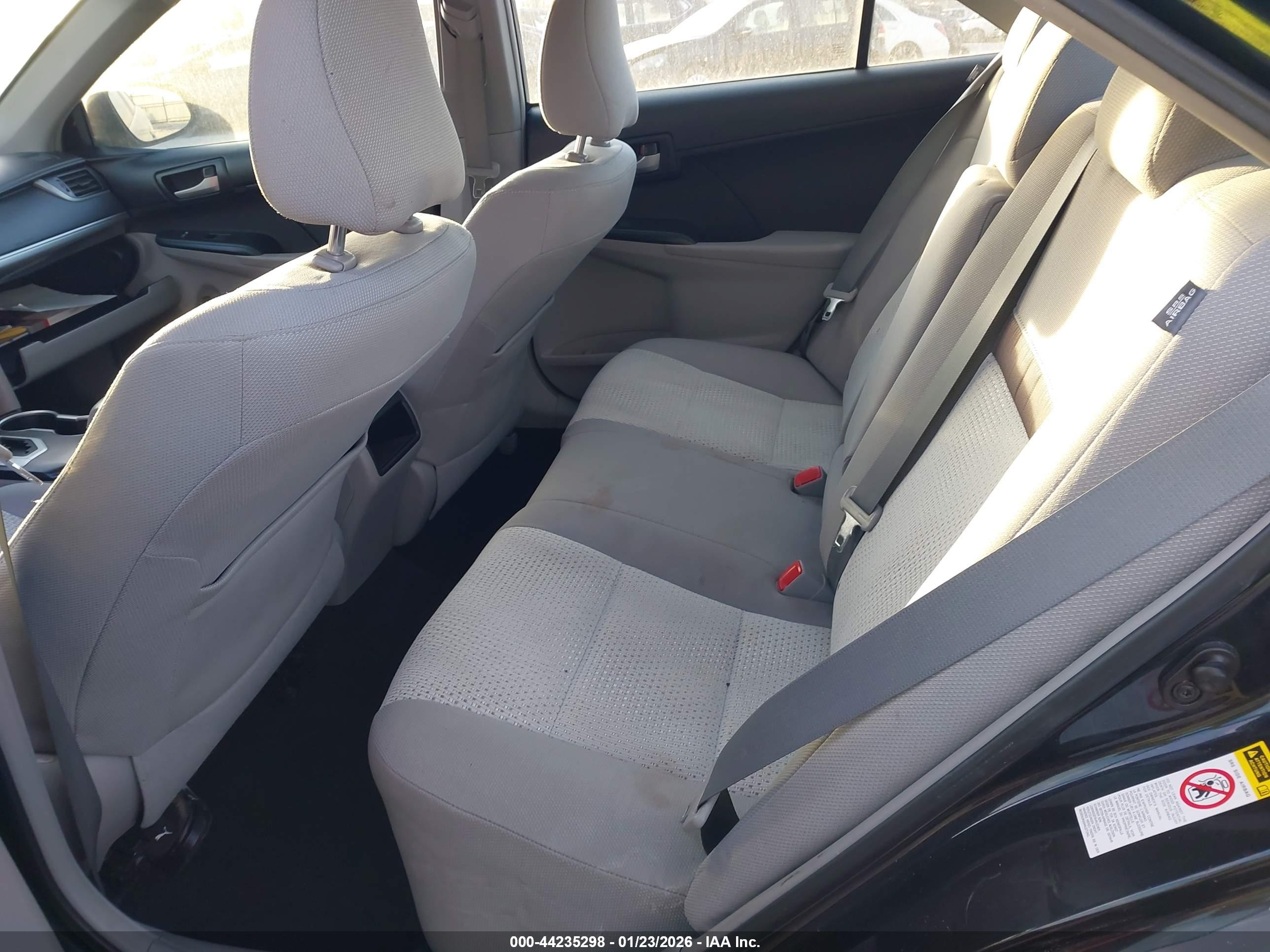TOYOTA CAMRY image 8