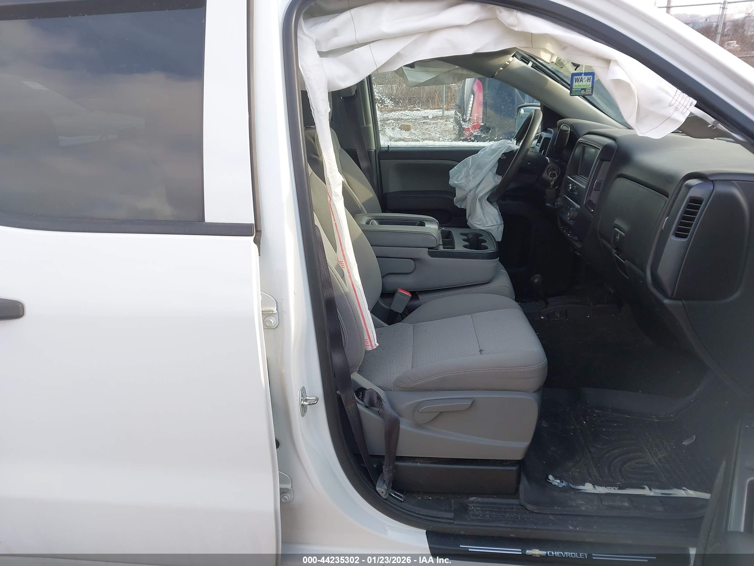CHEVROLET SILVERADO image 5