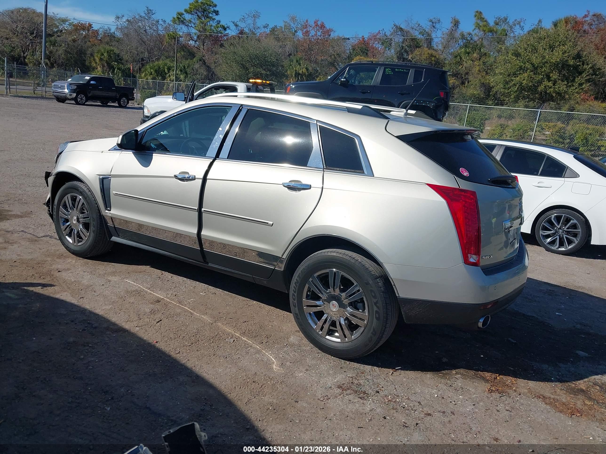 CADILLAC SRX image 3