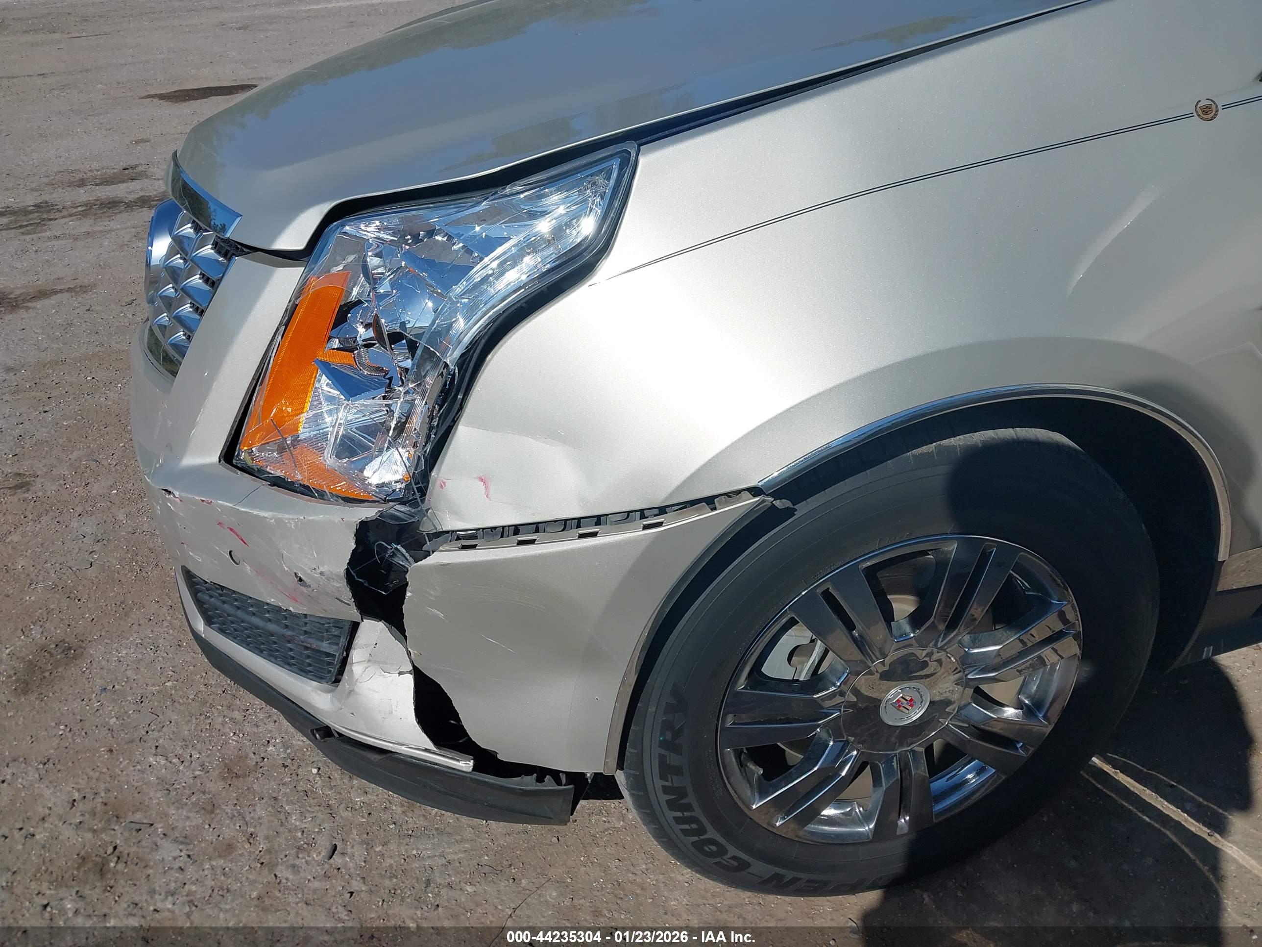 CADILLAC SRX image 6