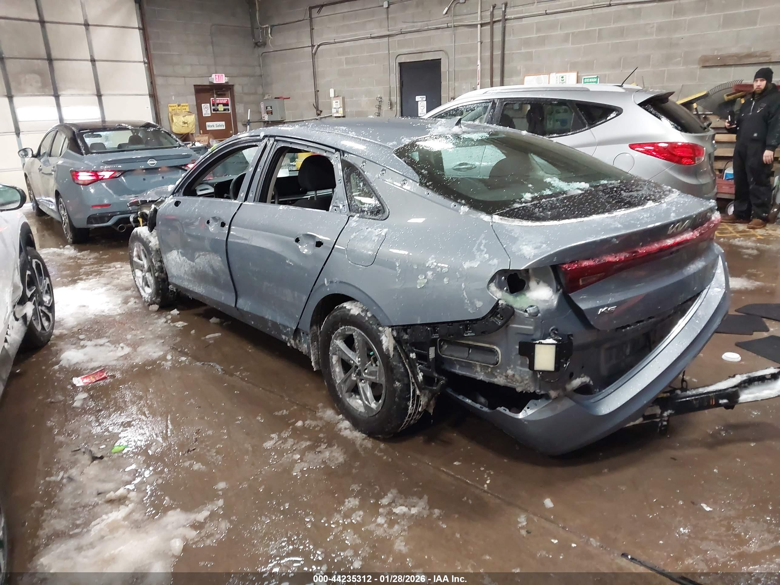 KIA K5 image 3