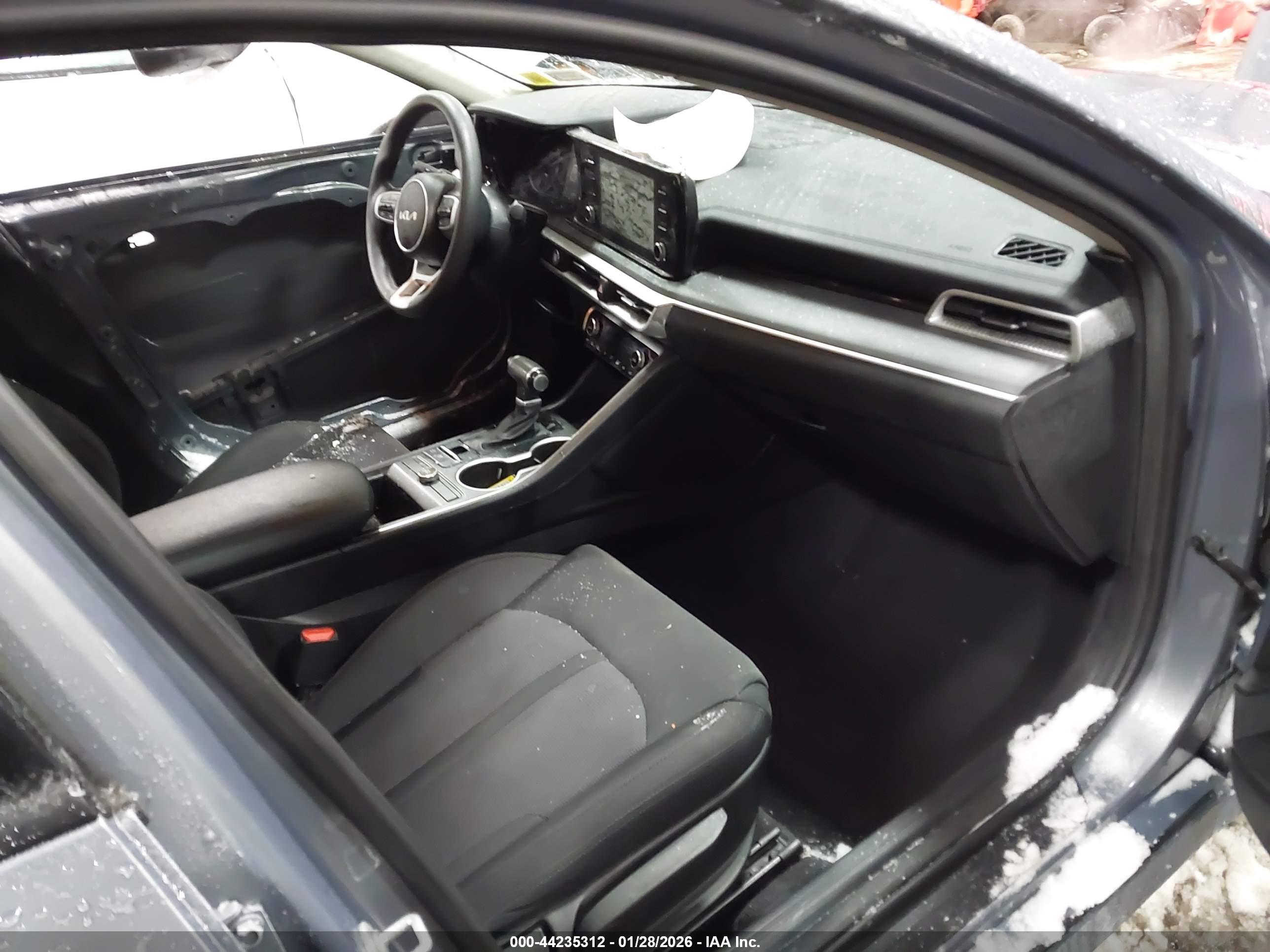 KIA K5 image 5