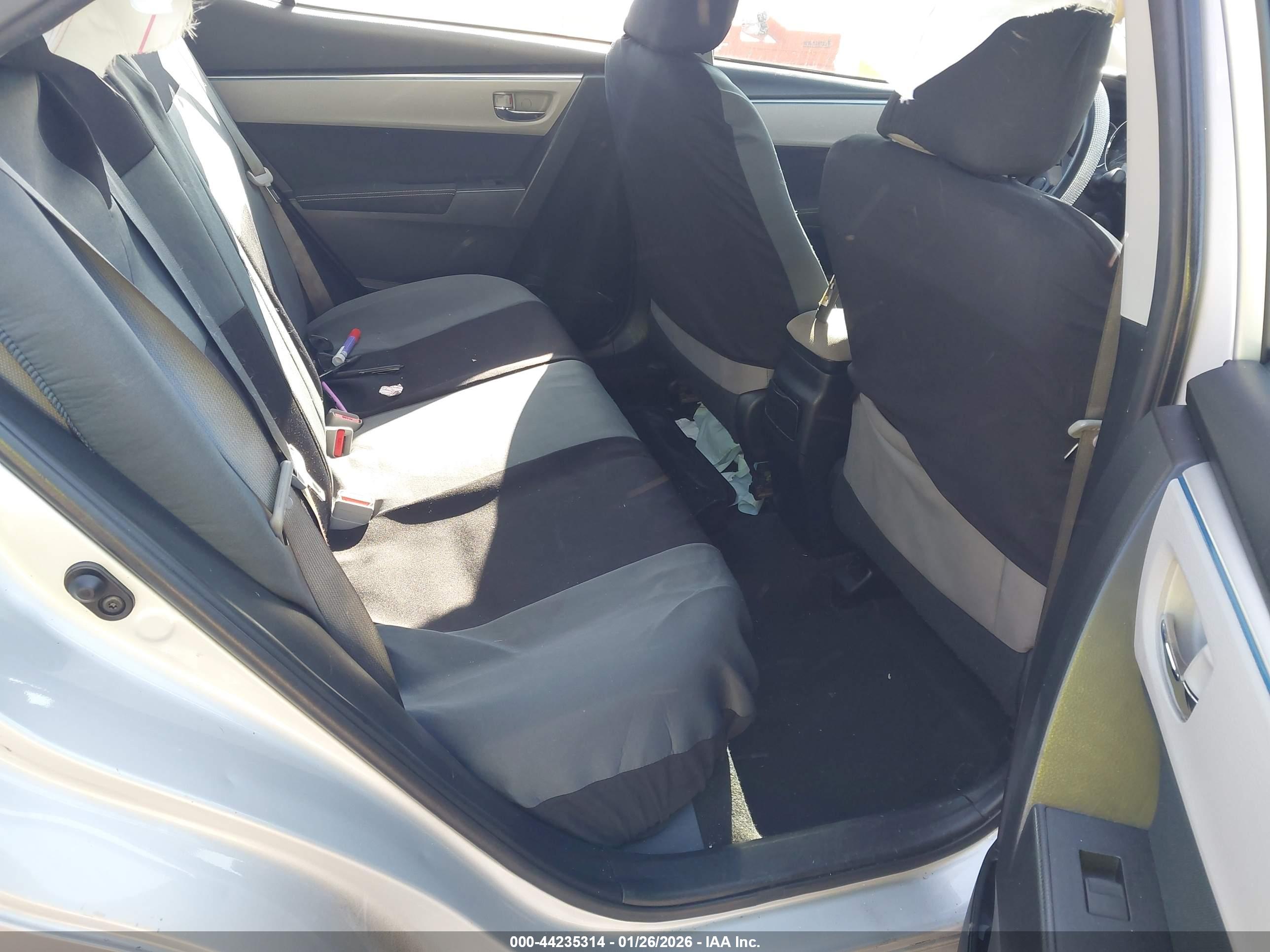 TOYOTA COROLLA image 8