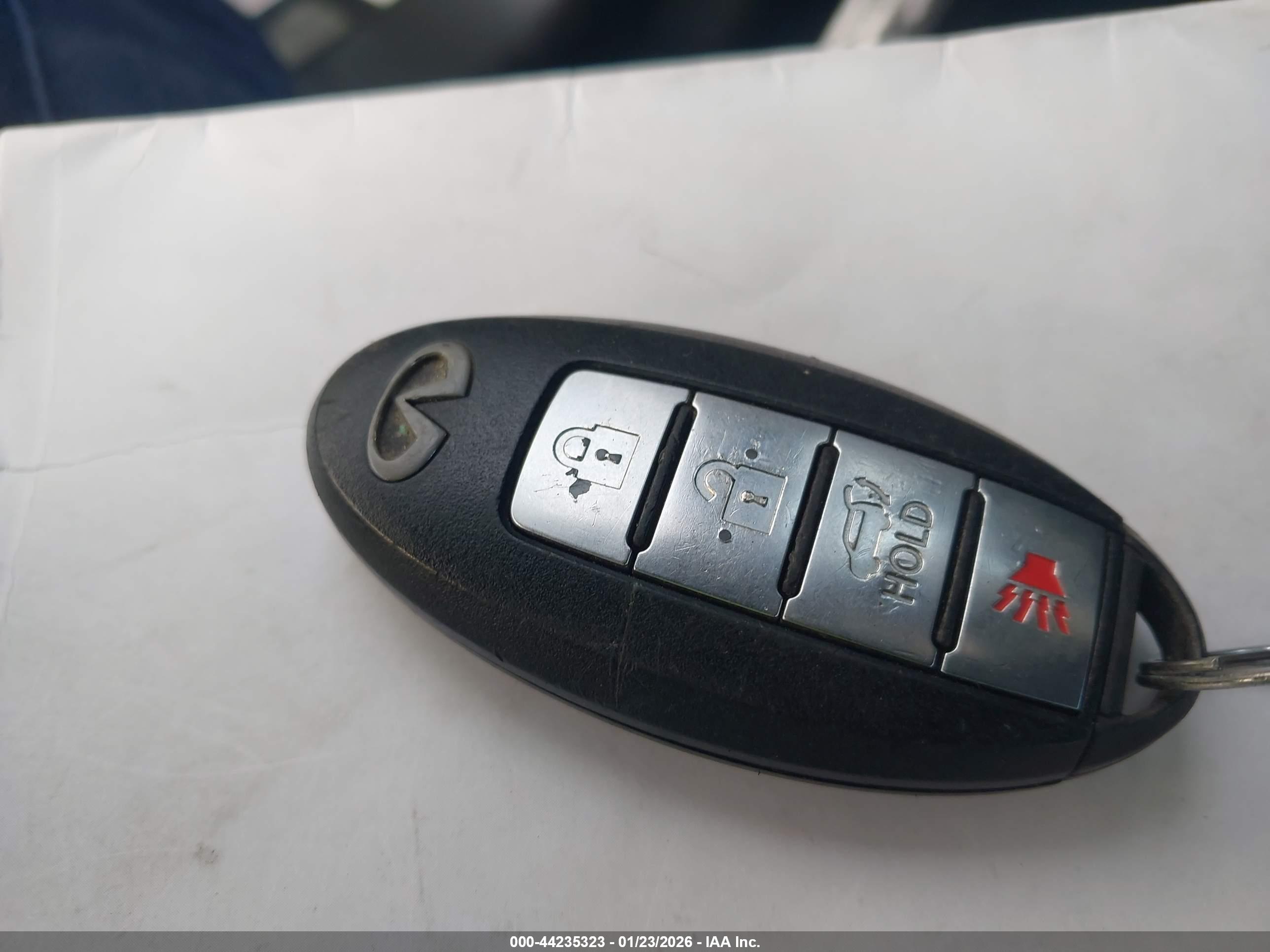 INFINITI Q70 image 11