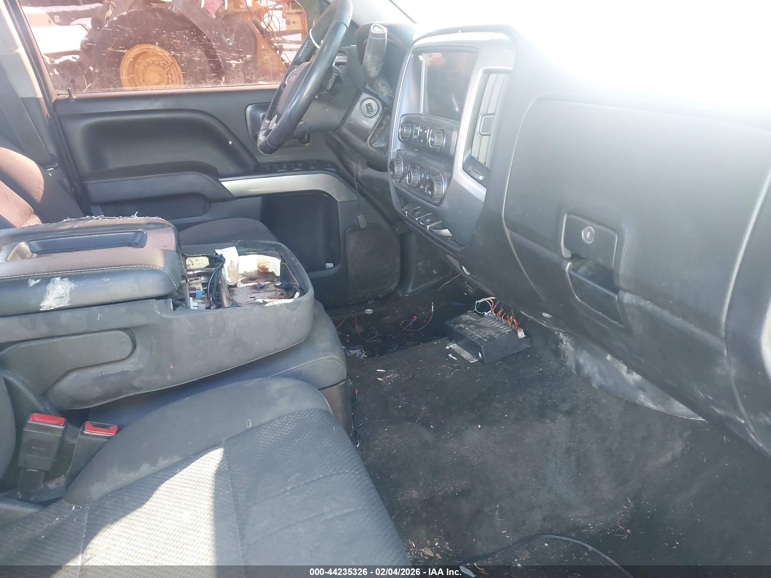 CHEVROLET SILVERADO image 5