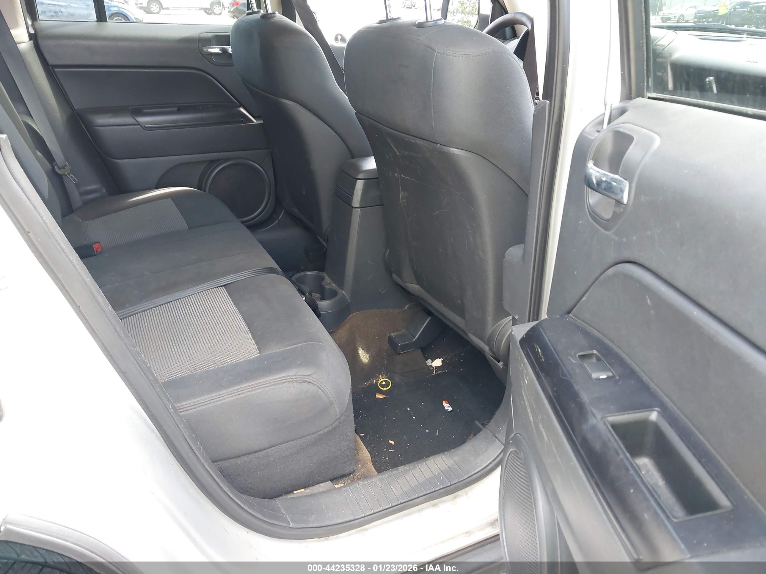 JEEP PATRIOT image 8