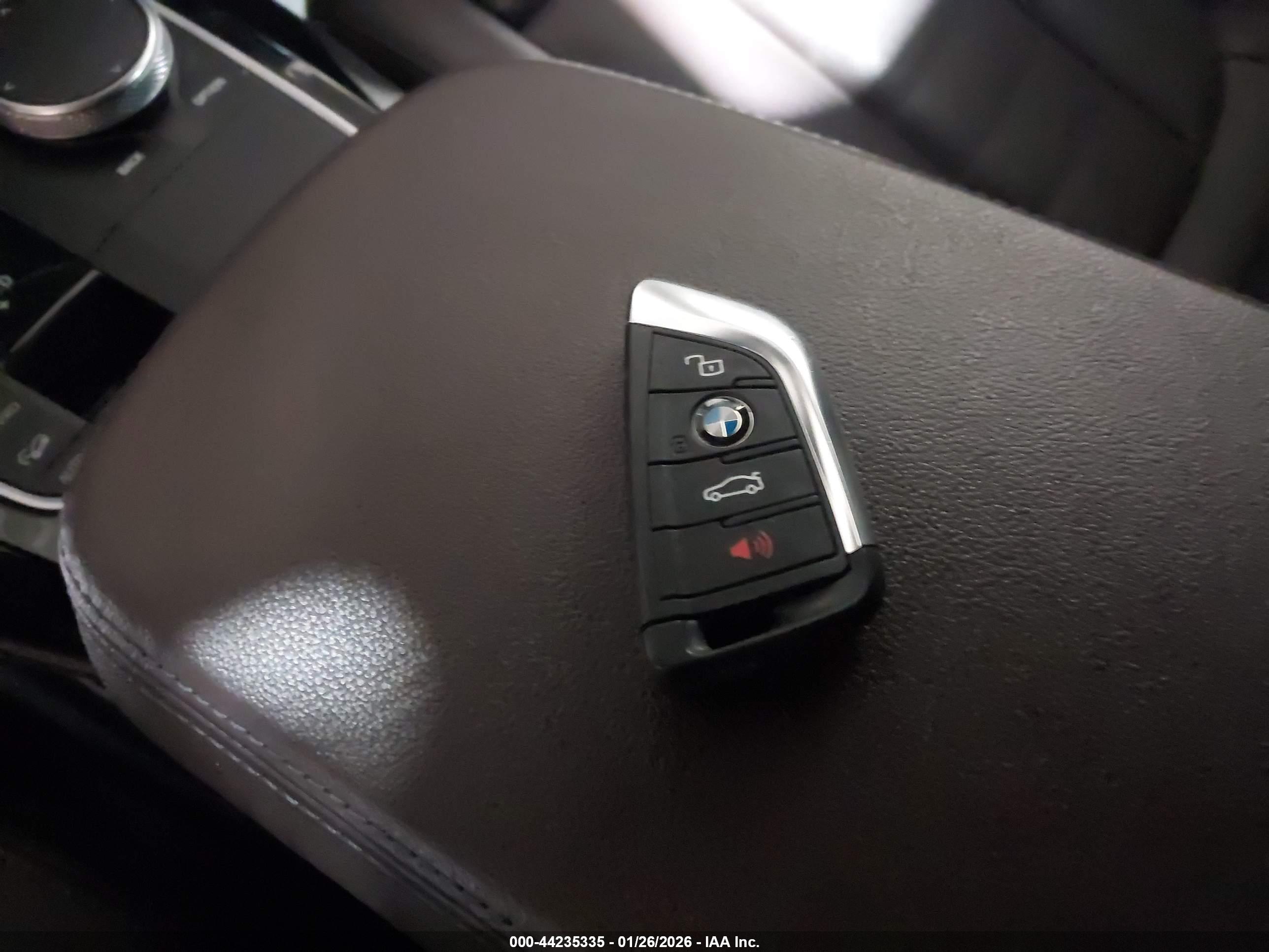 BMW X4 image 11