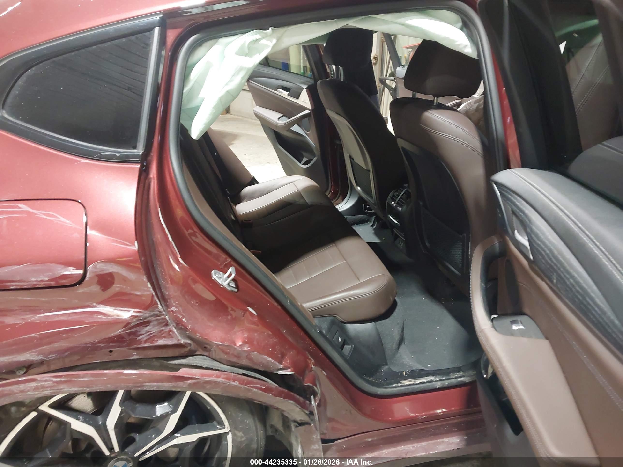 BMW X4 image 8