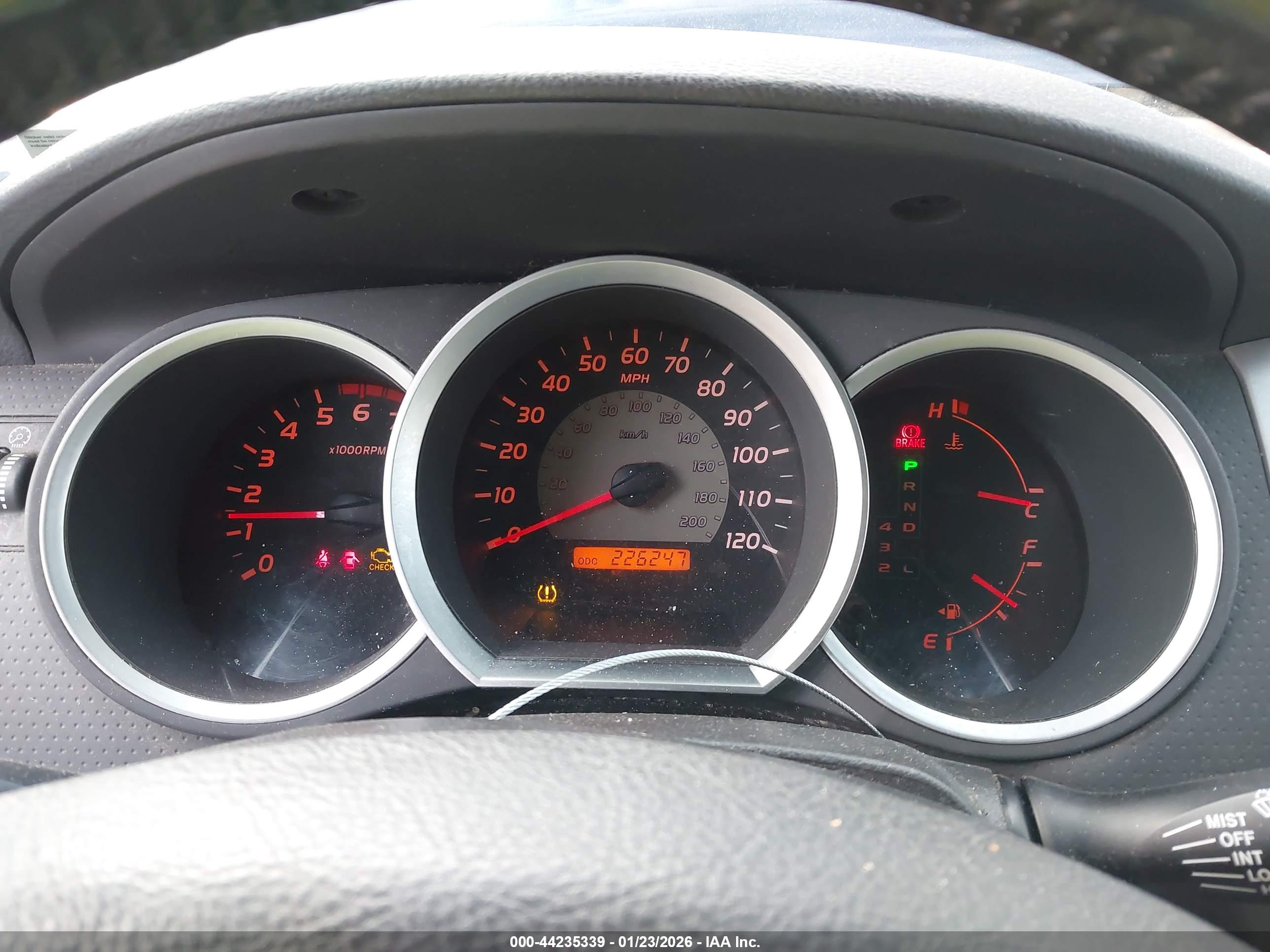 TOYOTA TACOMA image 7