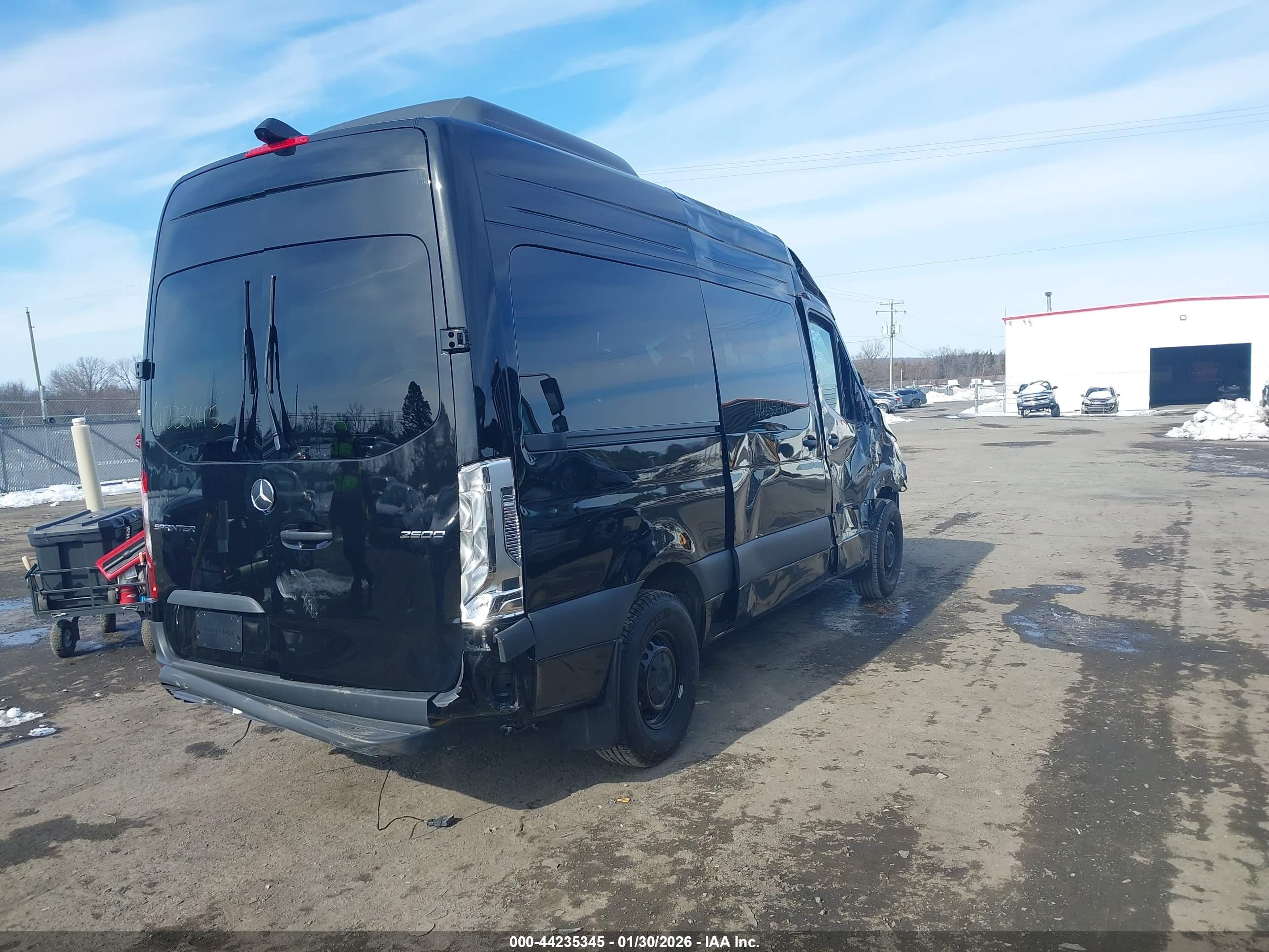 MERCEDES-BENZ SPRINTER image 4