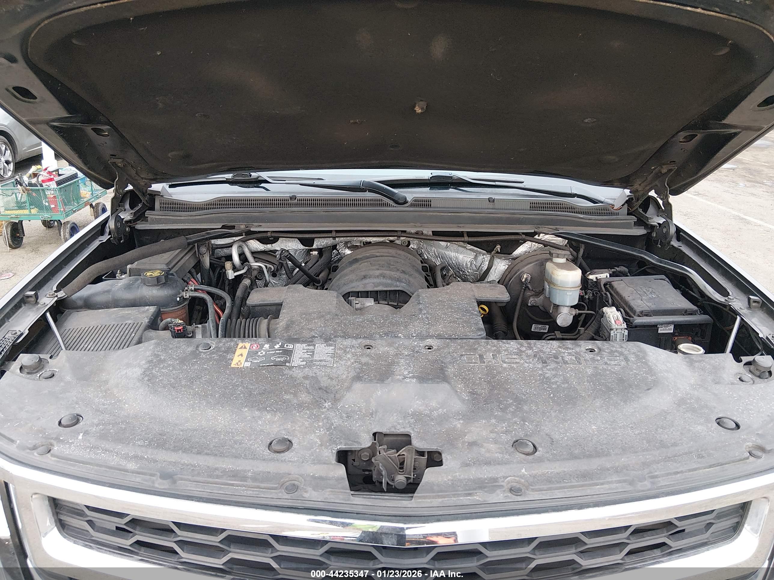 CHEVROLET SUBURBAN image 10