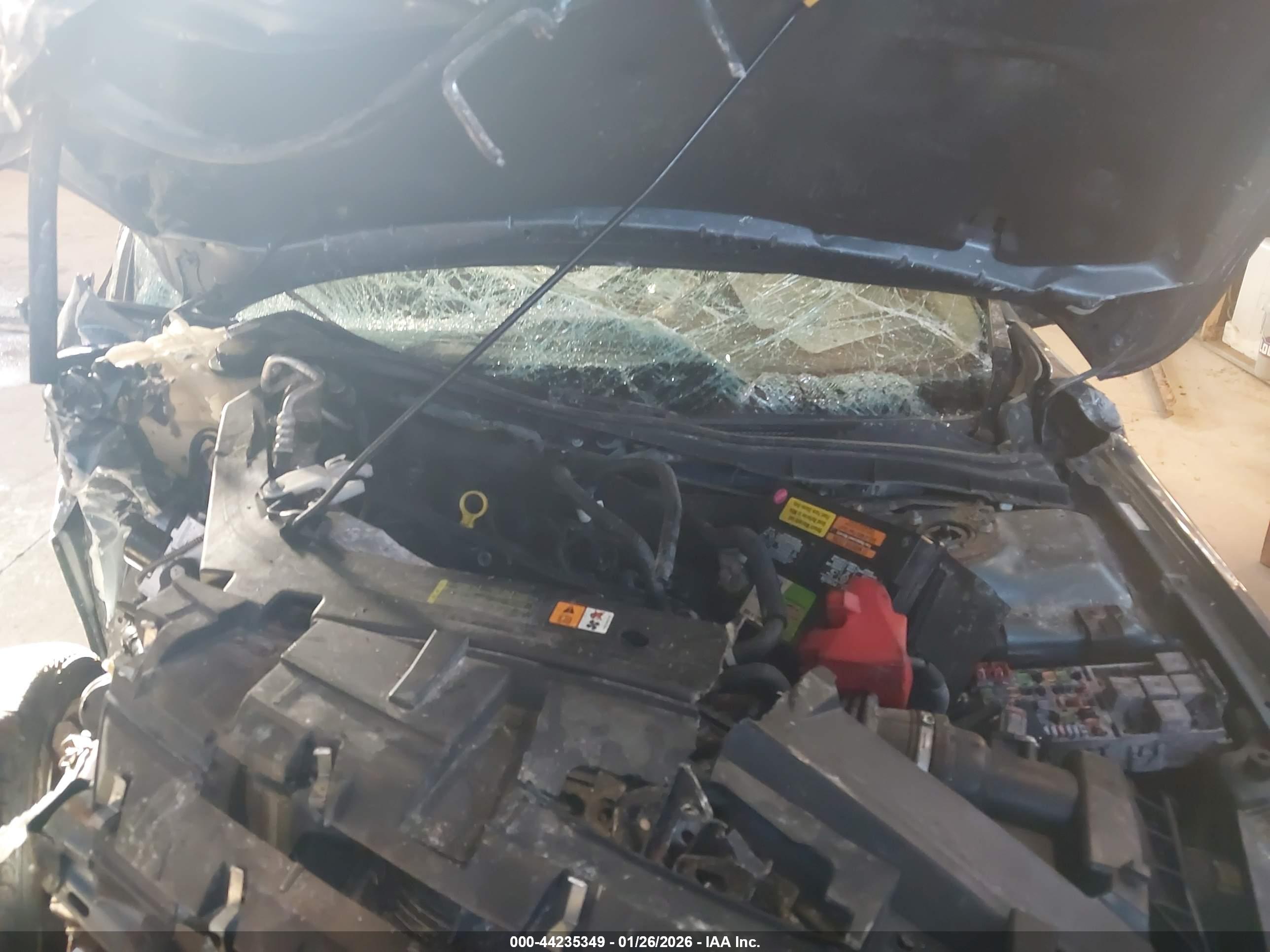 FORD FUSION image 10
