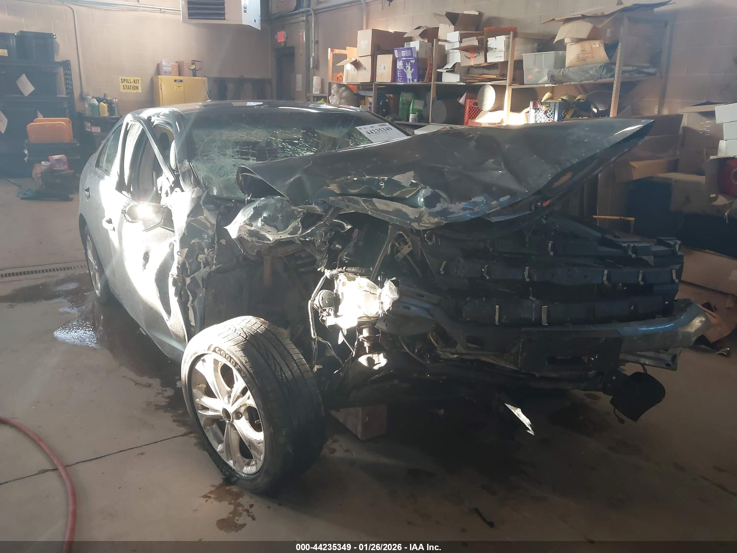 FORD FUSION image 6