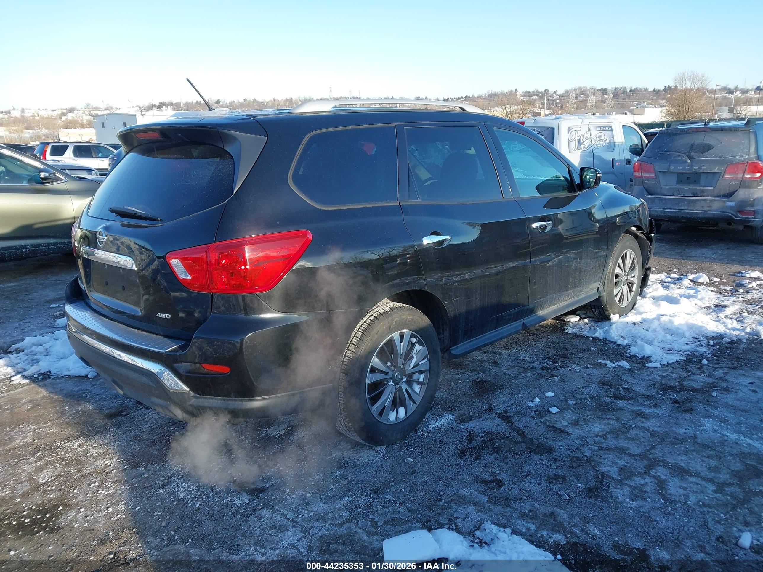 NISSAN PATHFINDER image 4