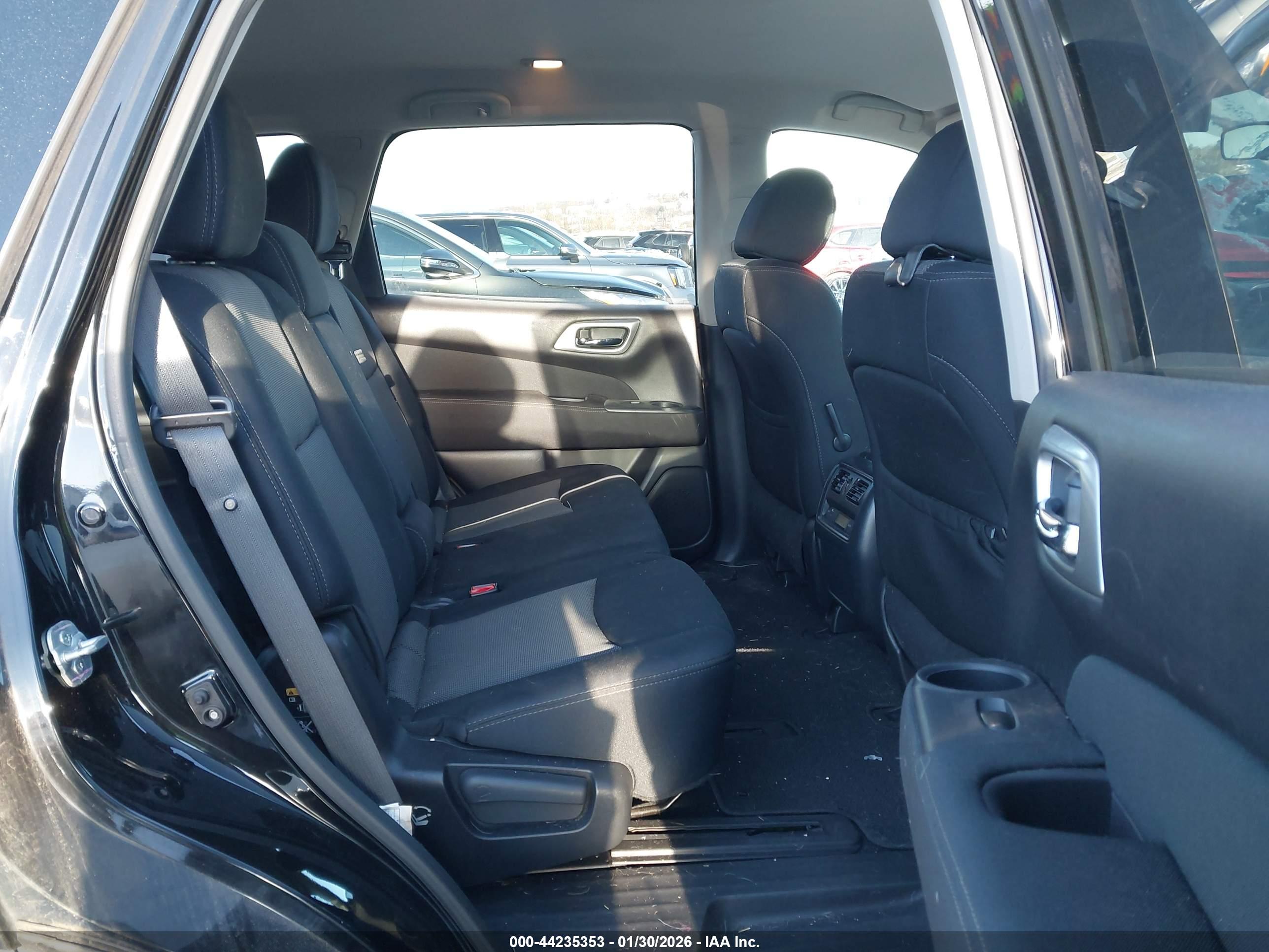 NISSAN PATHFINDER image 8