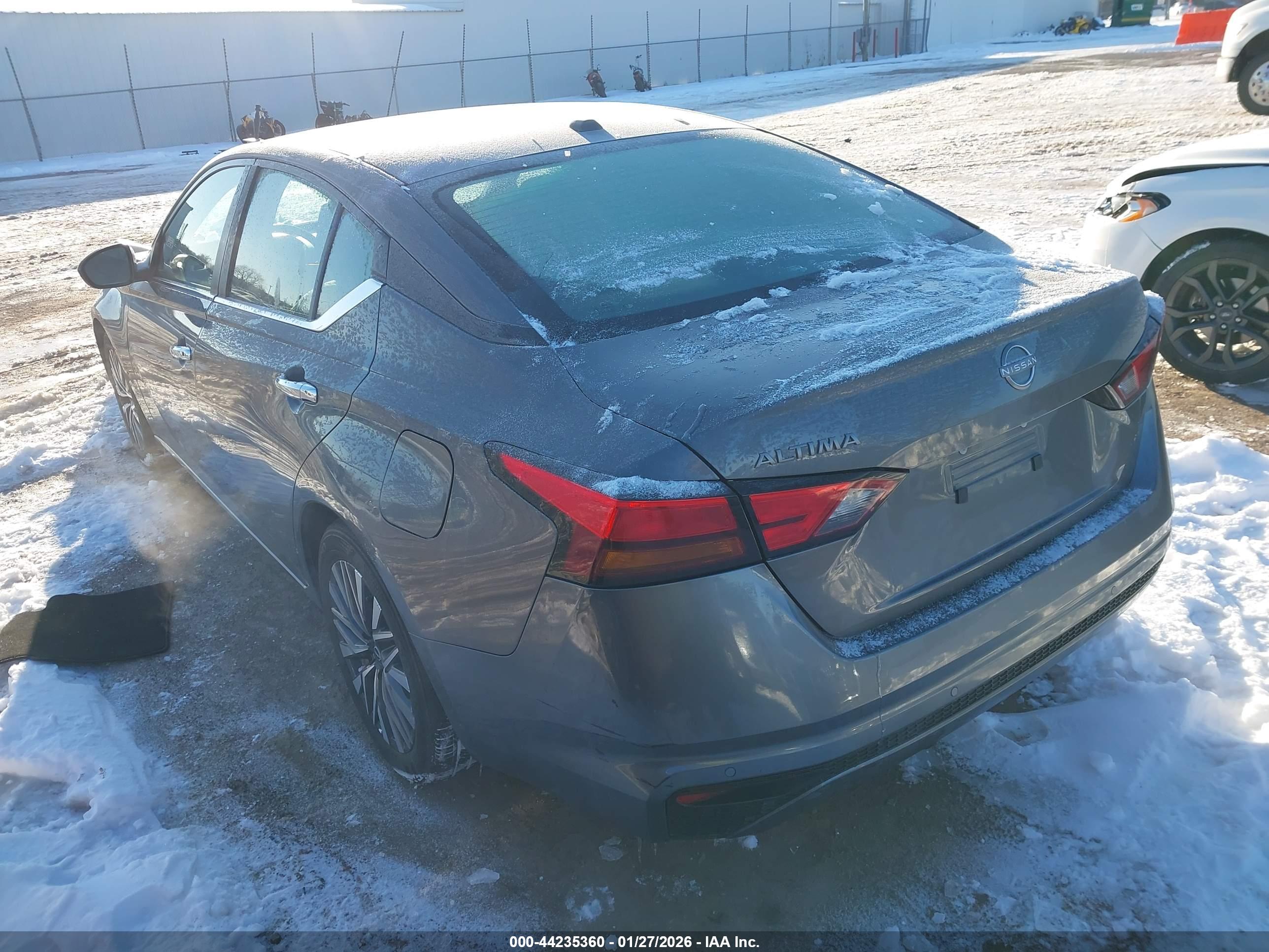 NISSAN ALTIMA image 3