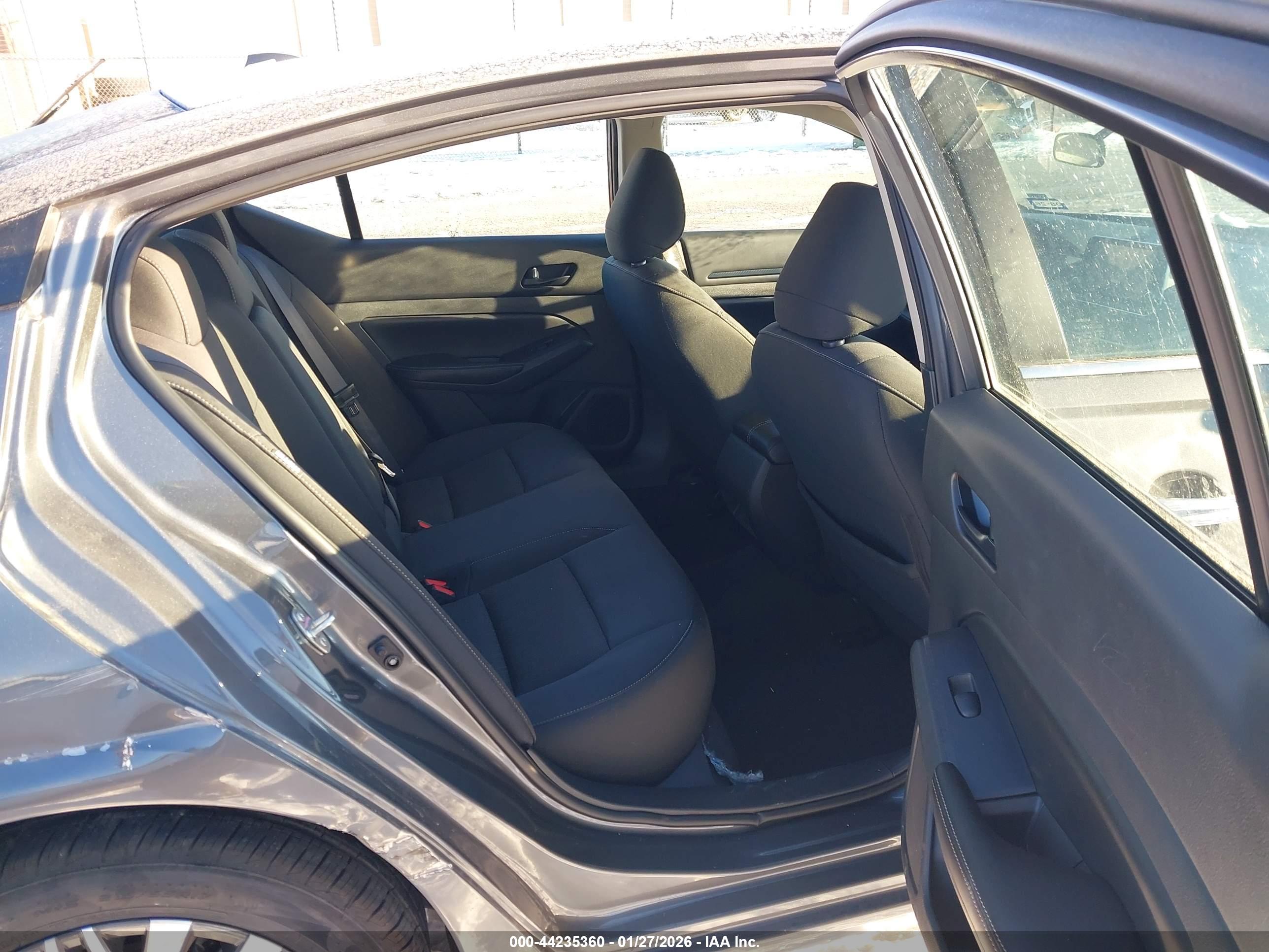 NISSAN ALTIMA image 8