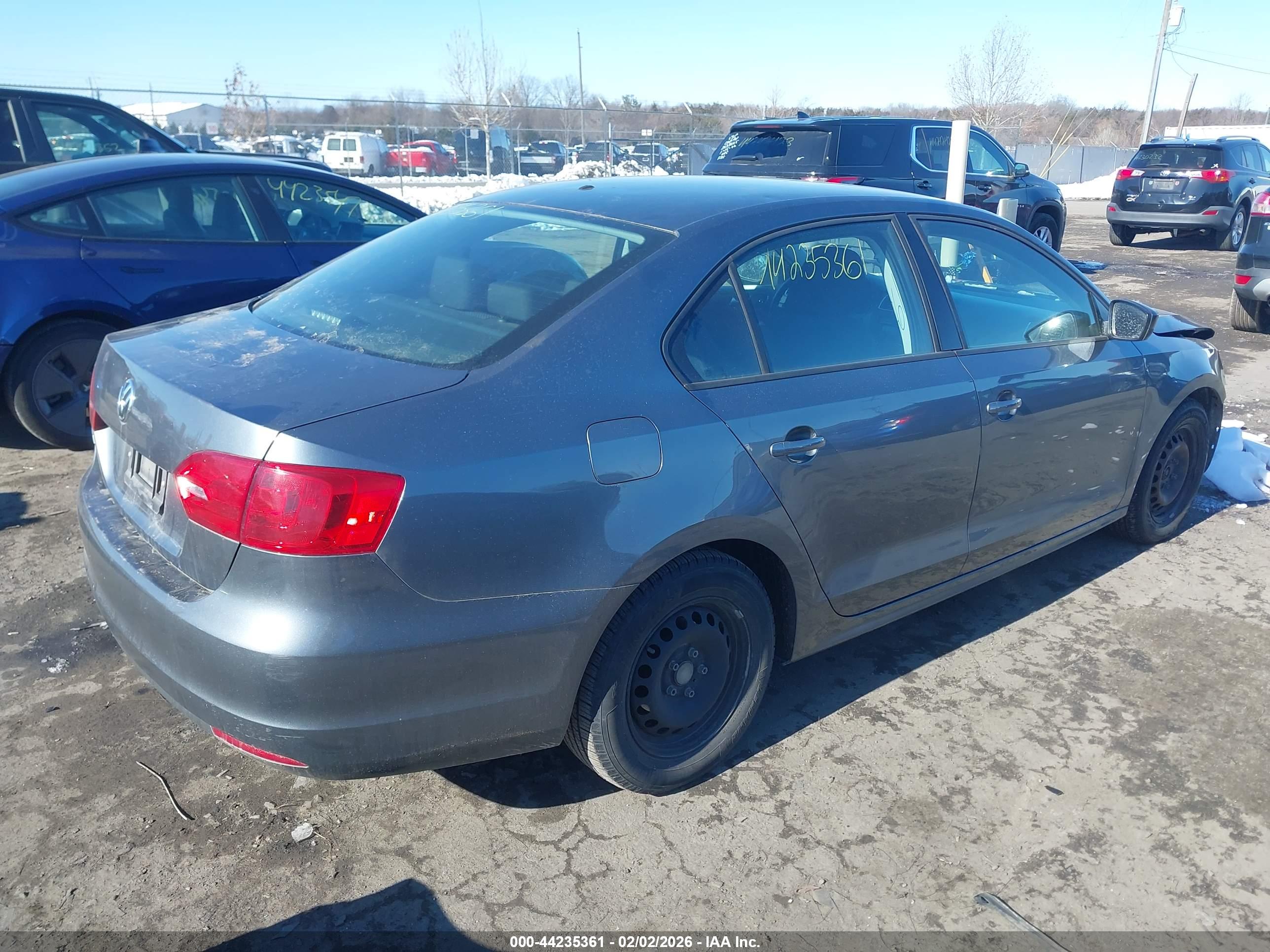 VOLKSWAGEN JETTA image 4