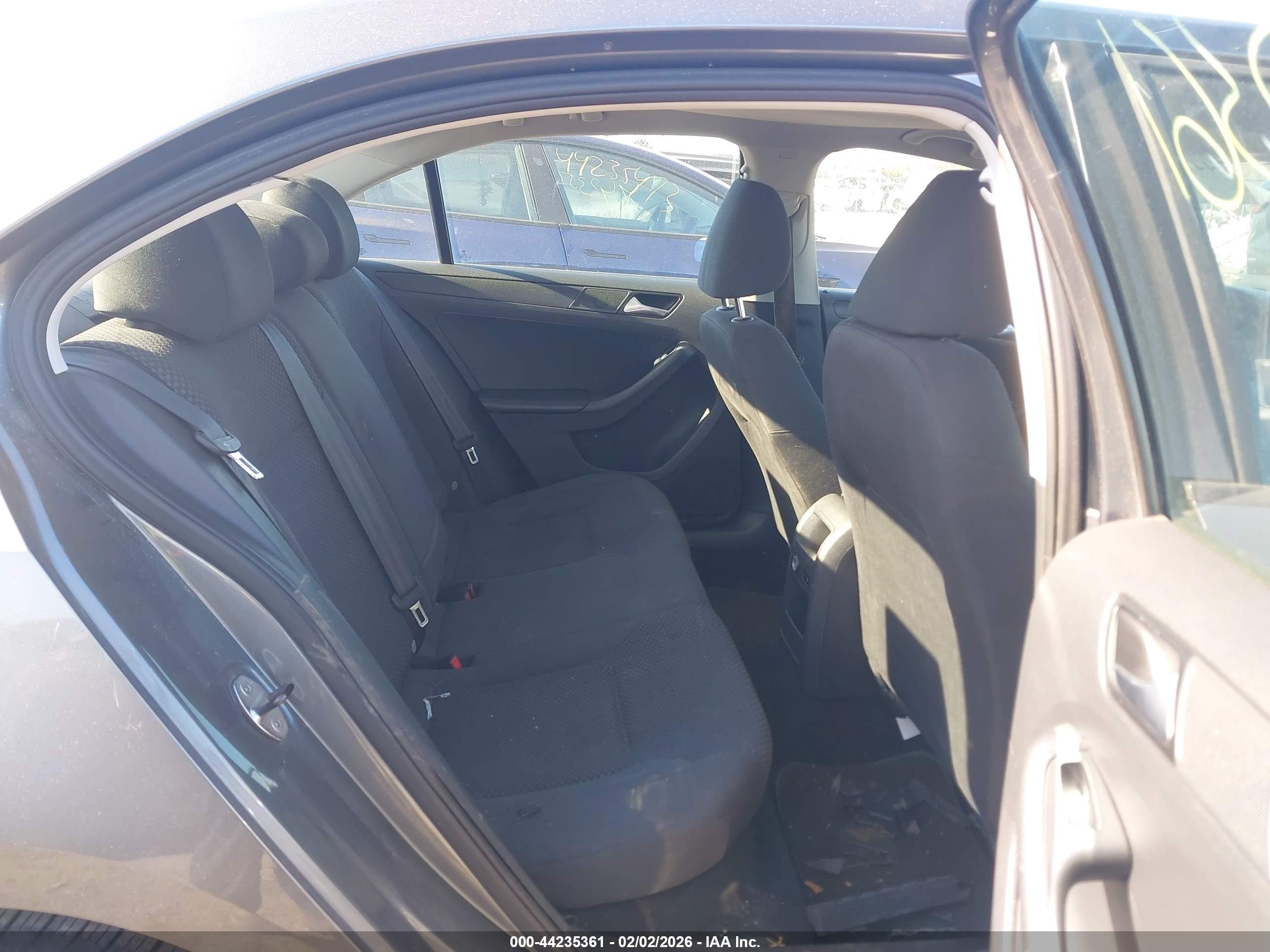 VOLKSWAGEN JETTA image 8