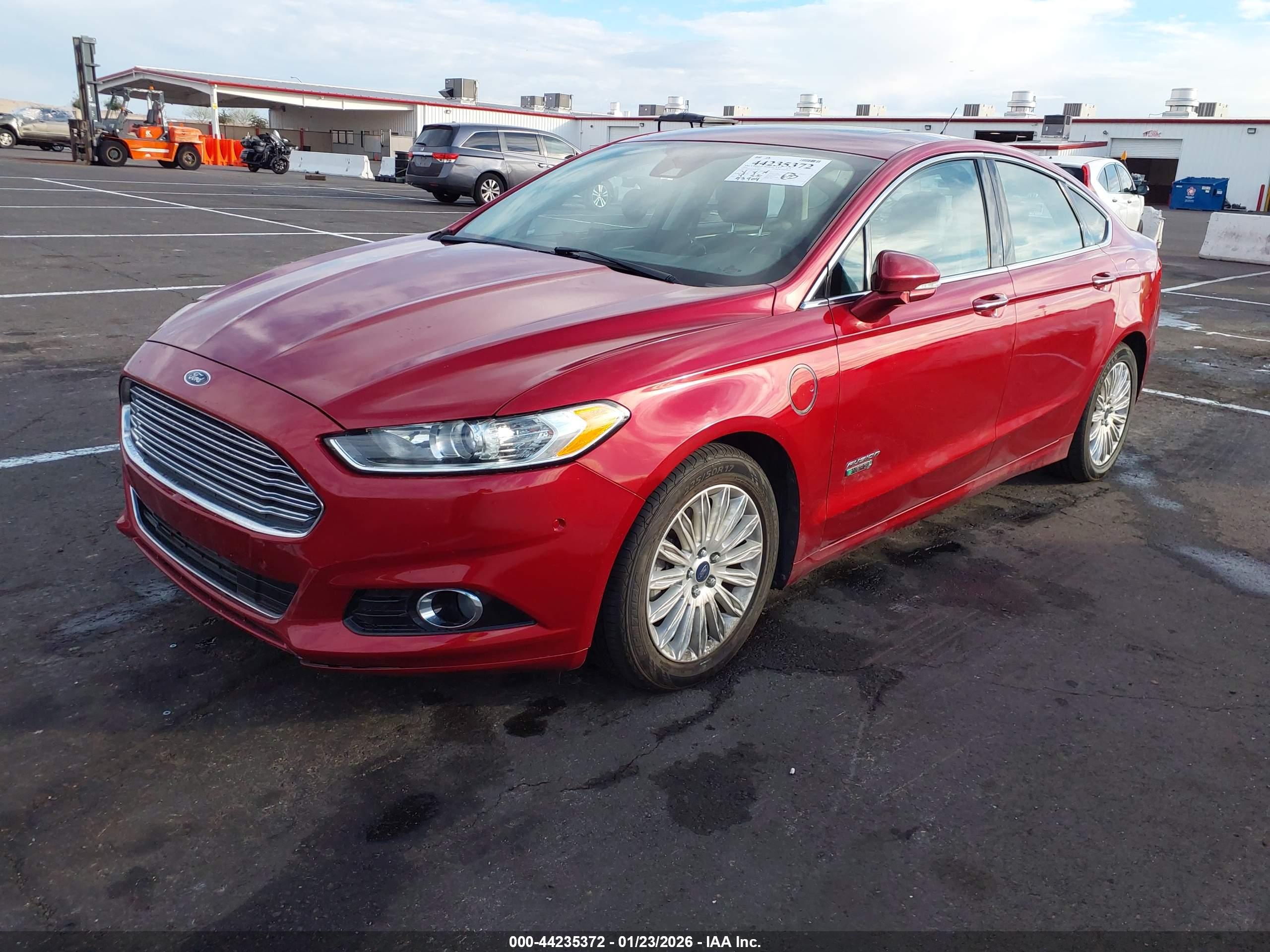 FORD FUSION image 2