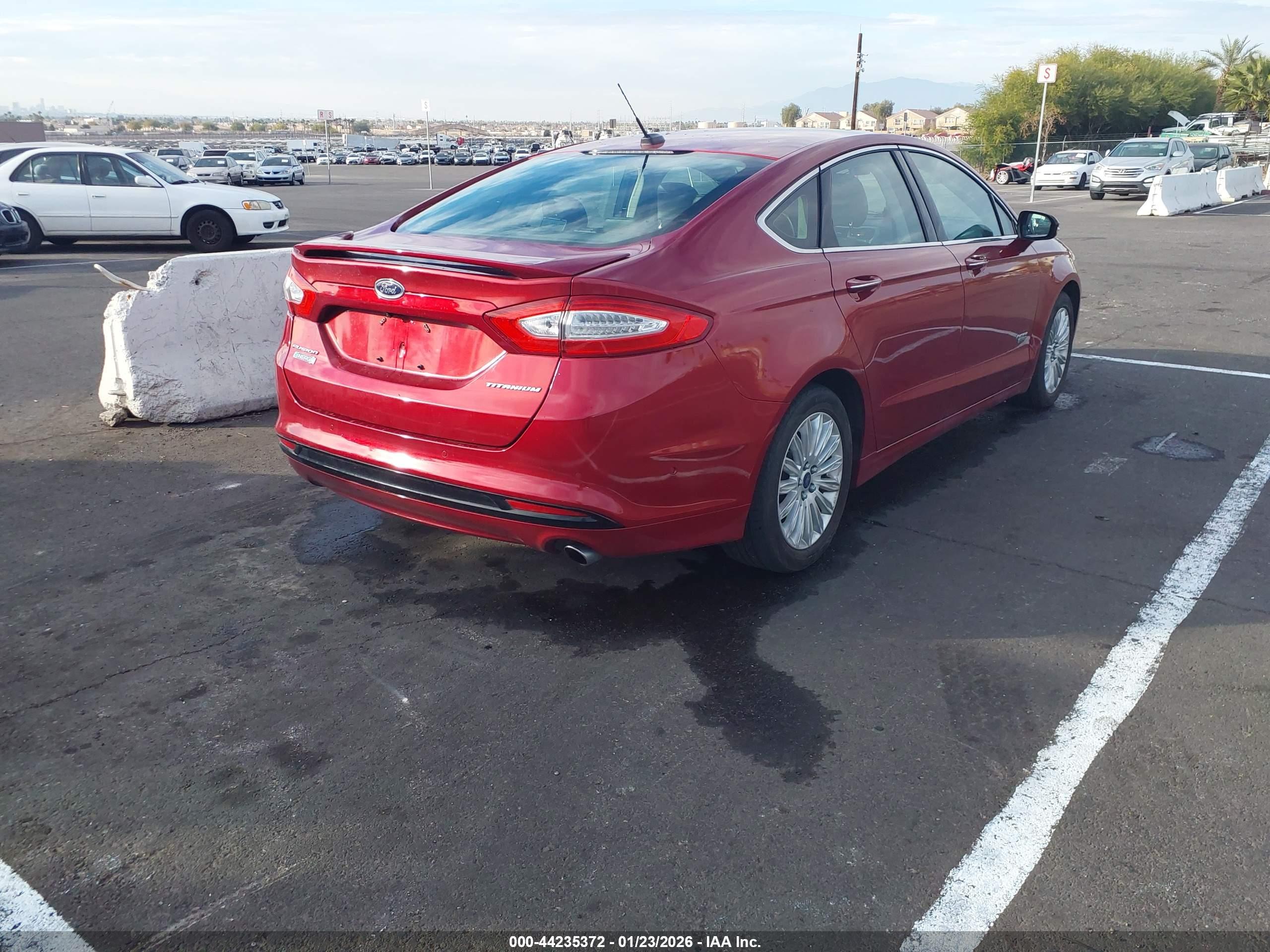 FORD FUSION image 4